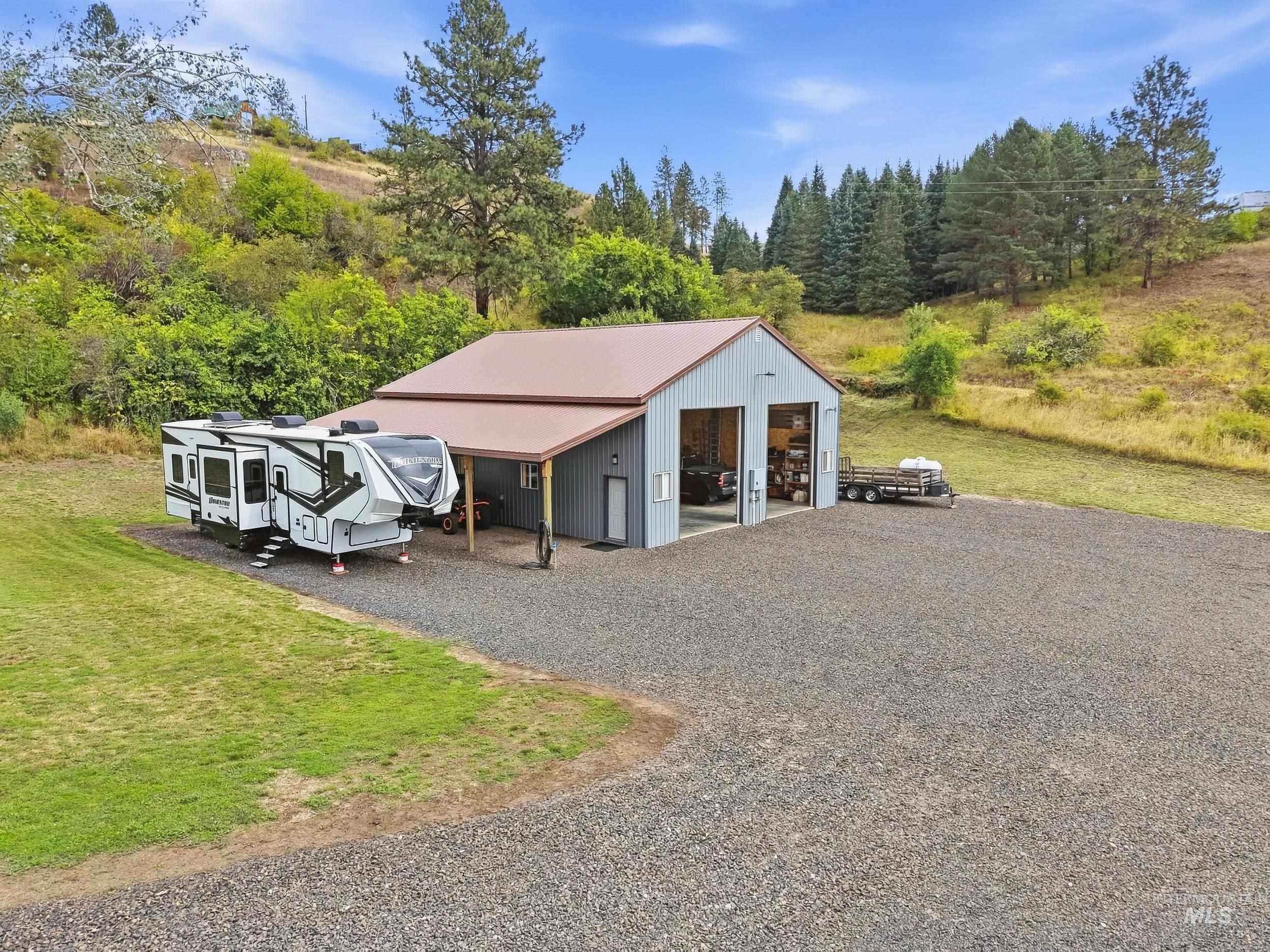 131 Beaver Nob Dr., Kamiah, Idaho 83536, 3 Bedrooms, 2 Bathrooms, Residential For Sale, Price $854,000,MLS 99002442