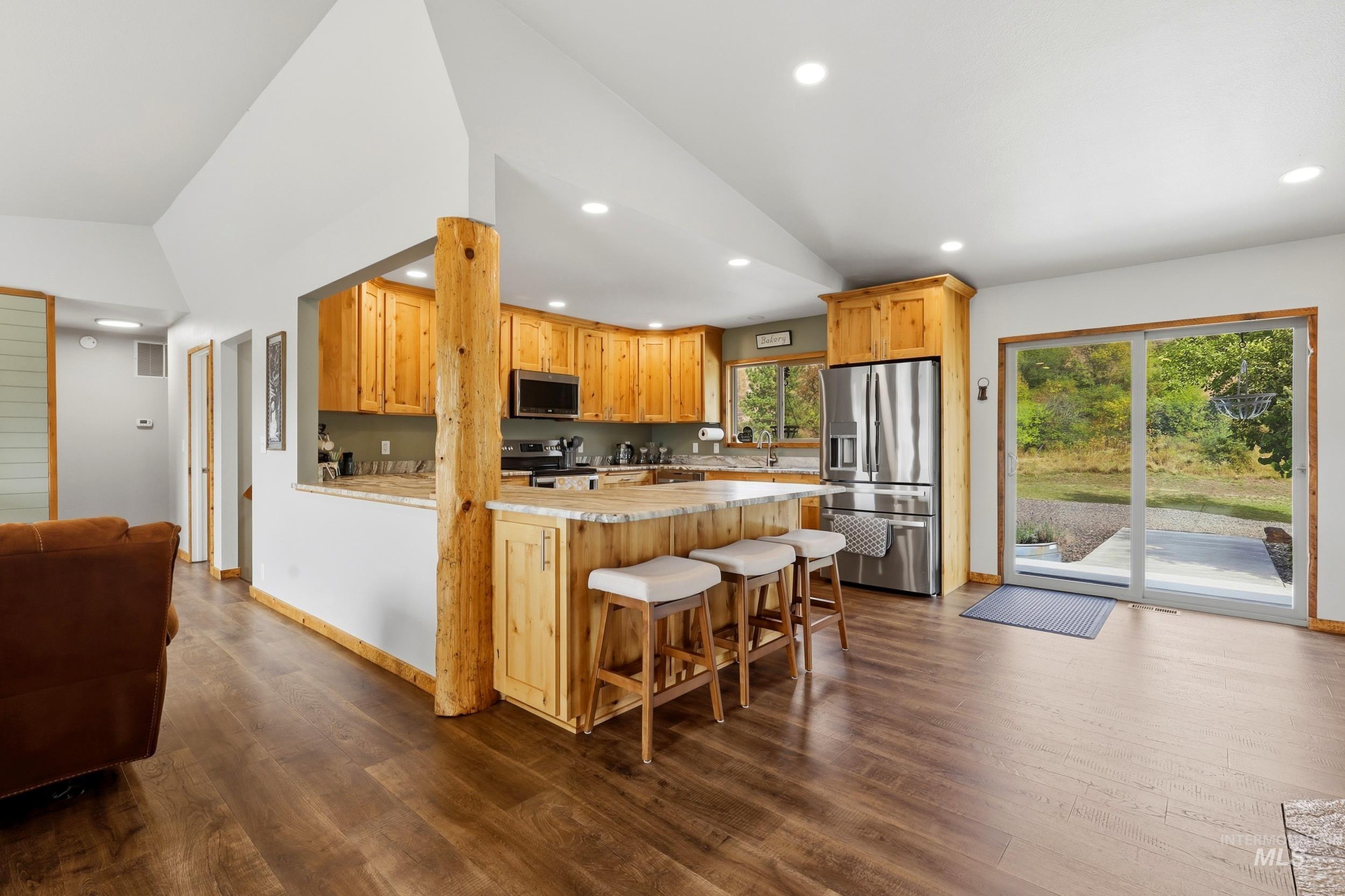 131 Beaver Nob Dr., Kamiah, Idaho 83536, 3 Bedrooms, 2 Bathrooms, Residential For Sale, Price $854,000,MLS 99002442