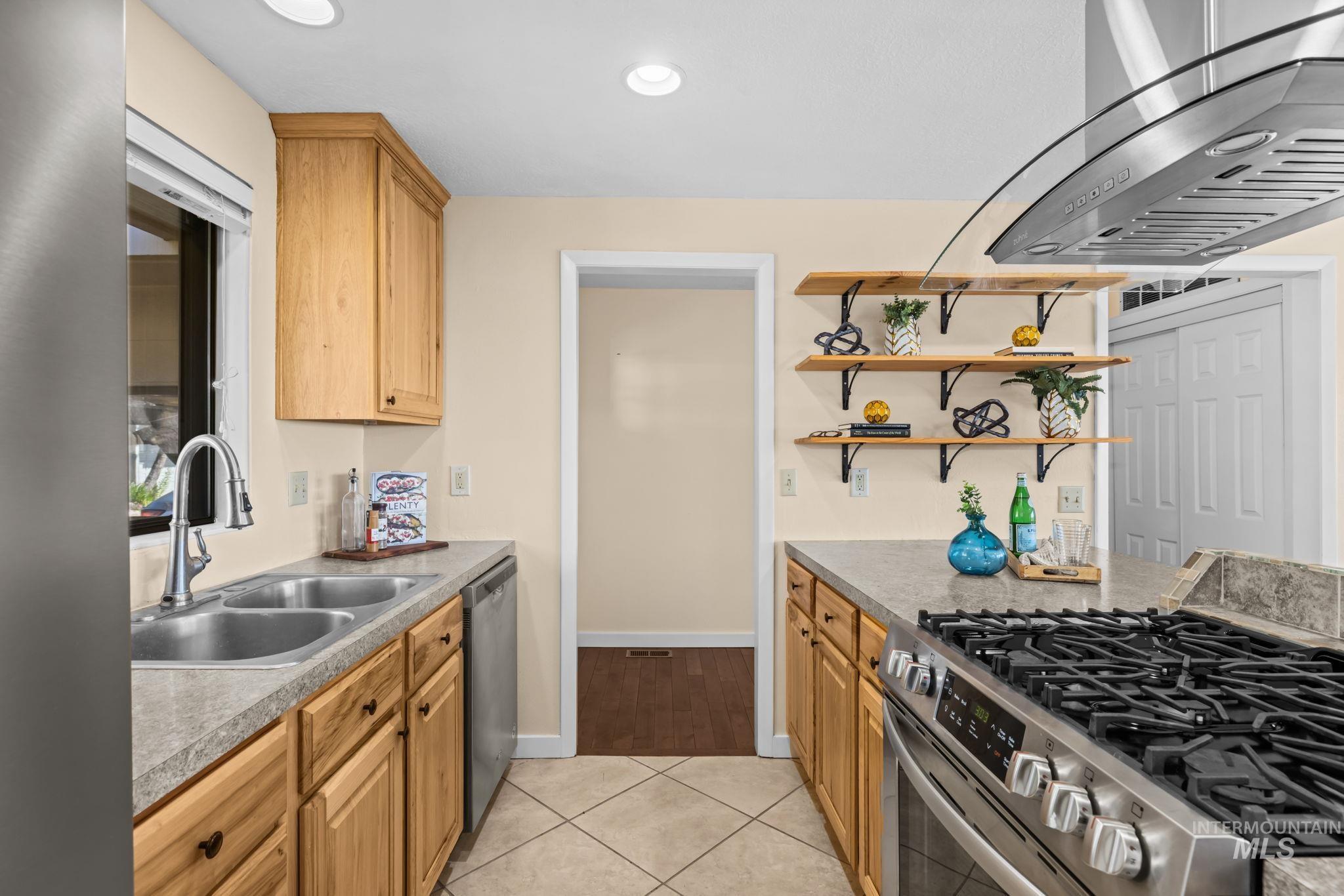 4845 N Wildrye, Boise, Idaho 83703, 2 Bedrooms, 2 Bathrooms, Residential For Sale, Price $435,000,MLS 99002444