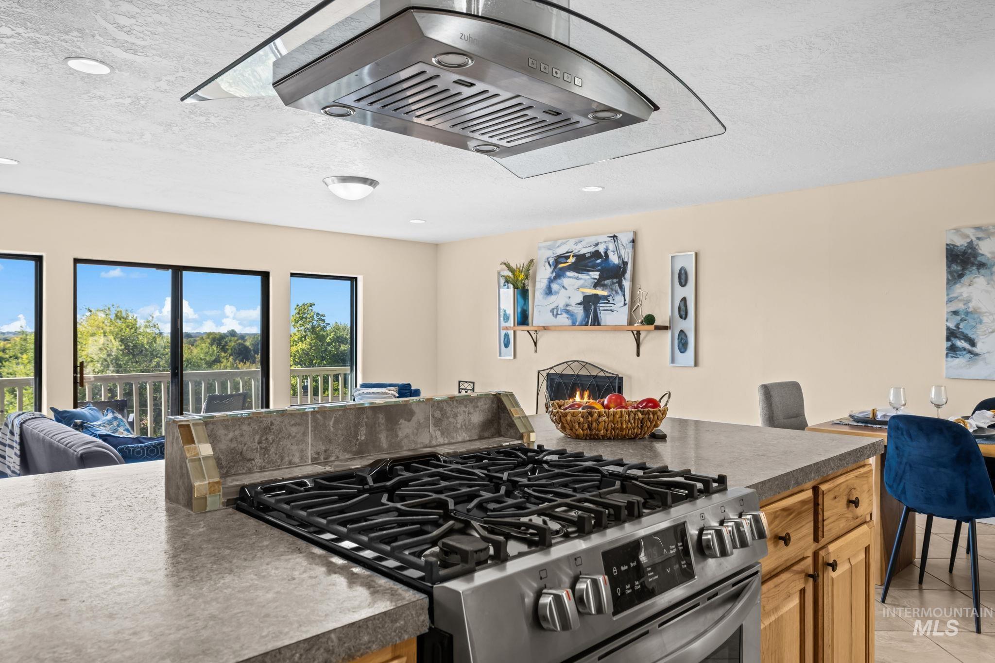 4845 N Wildrye, Boise, Idaho 83703, 2 Bedrooms, 2 Bathrooms, Residential For Sale, Price $435,000,MLS 99002444