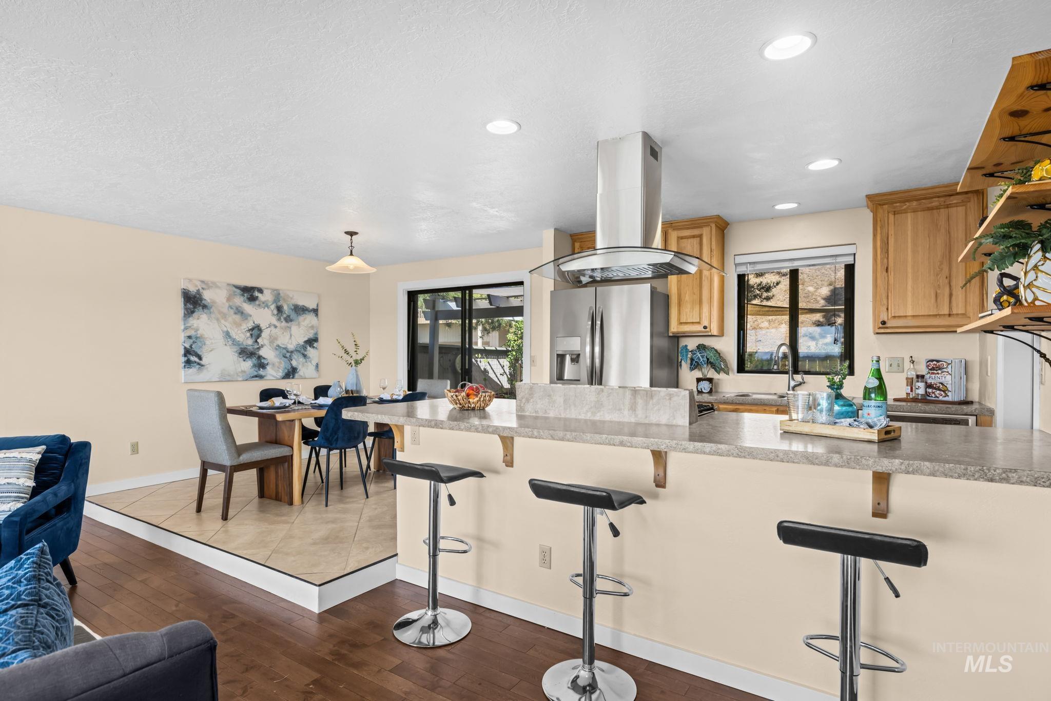 4845 N Wildrye, Boise, Idaho 83703, 2 Bedrooms, 2 Bathrooms, Residential For Sale, Price $435,000,MLS 99002444