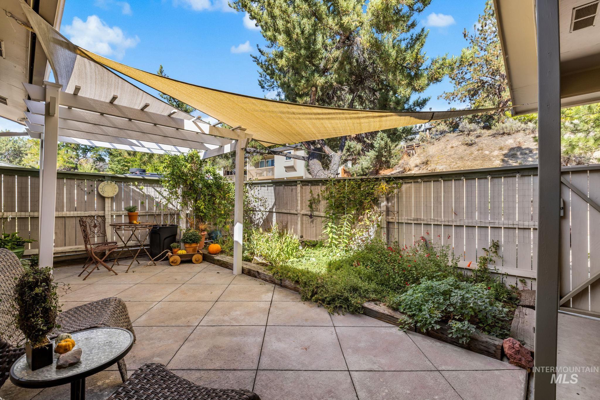 4845 N Wildrye, Boise, Idaho 83703, 2 Bedrooms, 2 Bathrooms, Residential For Sale, Price $435,000,MLS 99002444