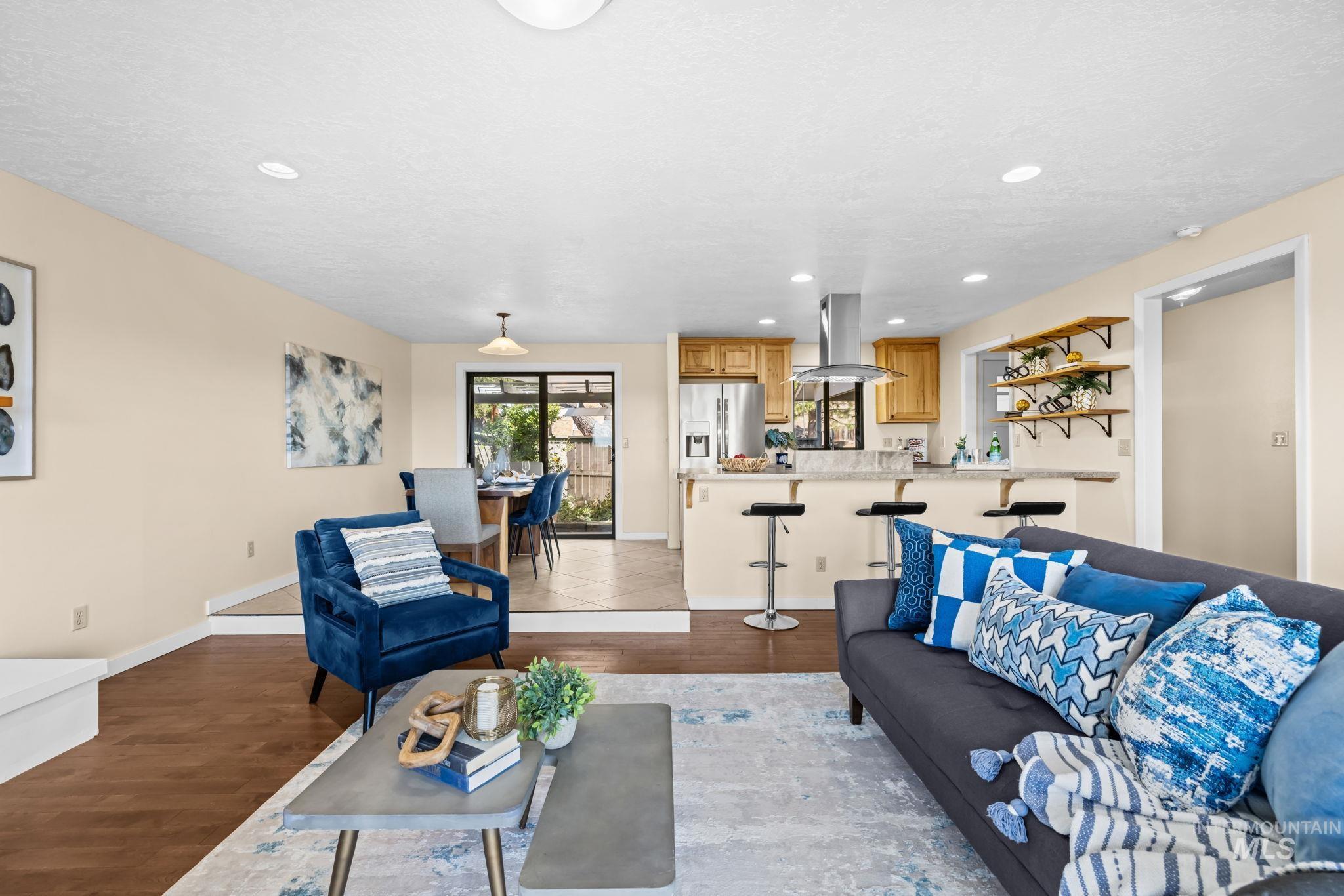 4845 N Wildrye, Boise, Idaho 83703, 2 Bedrooms, 2 Bathrooms, Residential For Sale, Price $435,000,MLS 99002444