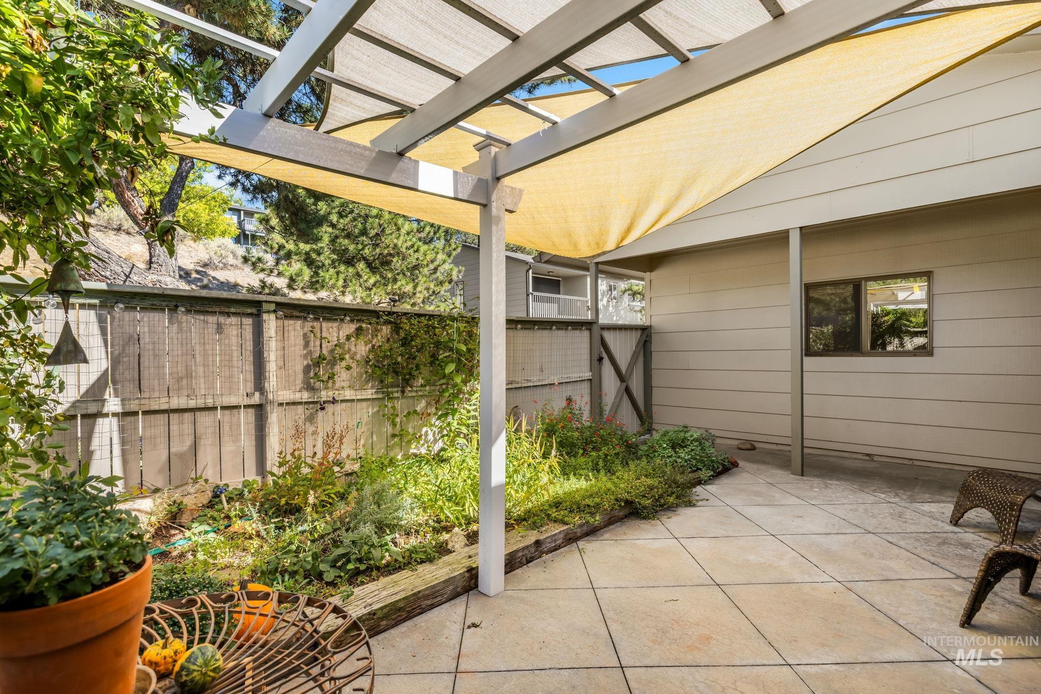 4845 N Wildrye, Boise, Idaho 83703, 2 Bedrooms, 2 Bathrooms, Residential For Sale, Price $435,000,MLS 99002444