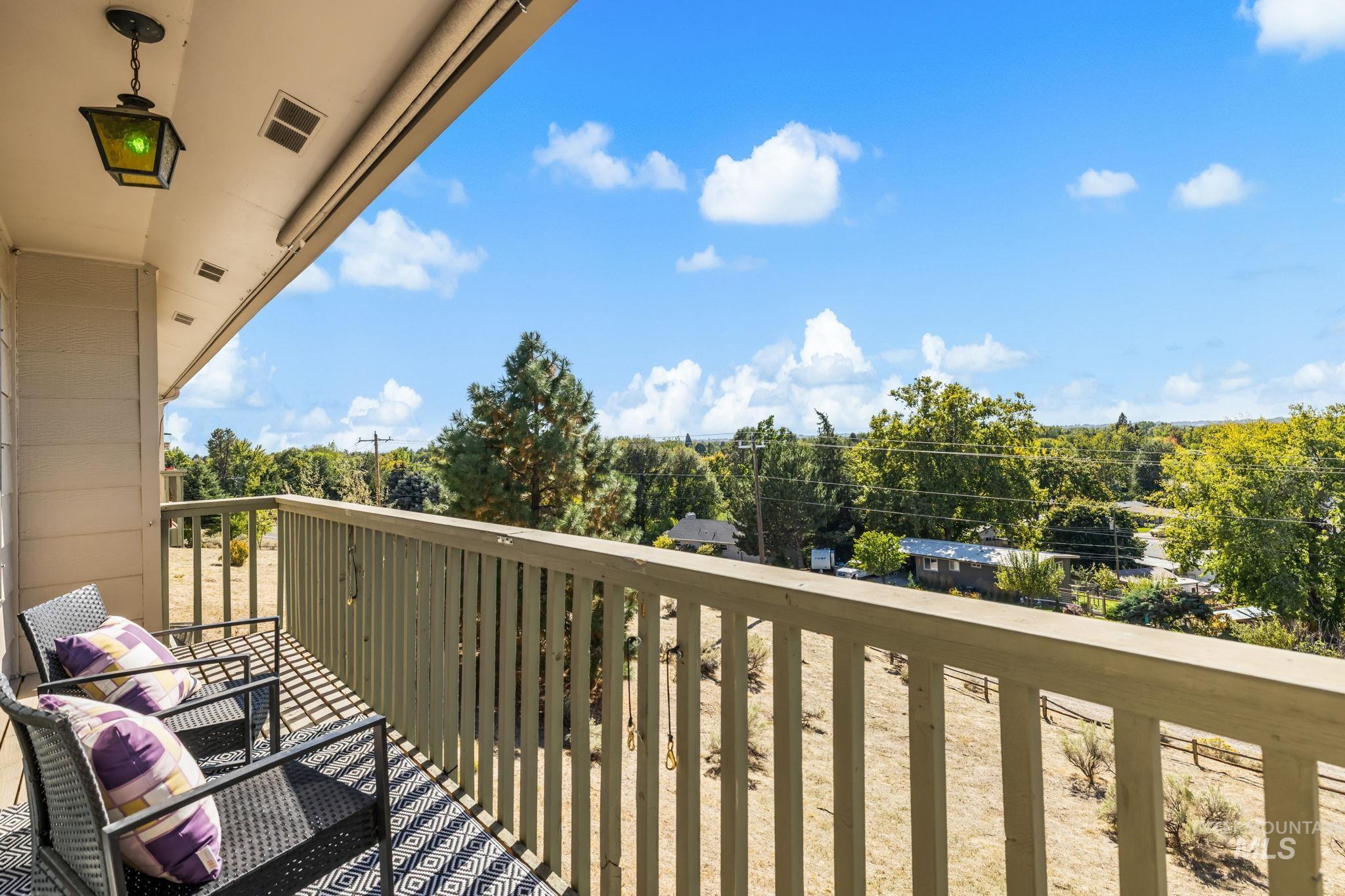 4845 N Wildrye, Boise, Idaho 83703, 2 Bedrooms, 2 Bathrooms, Residential For Sale, Price $435,000,MLS 99002444