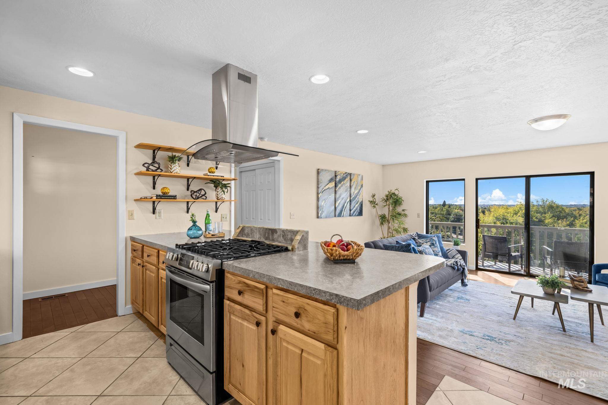 4845 N Wildrye, Boise, Idaho 83703, 2 Bedrooms, 2 Bathrooms, Residential For Sale, Price $435,000,MLS 99002444