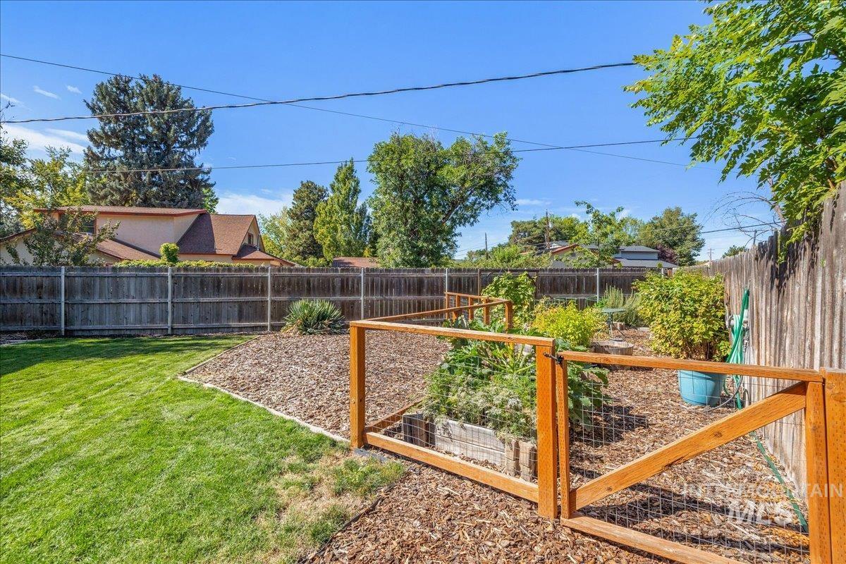 4614 W Alamosa St, Boise, Idaho 83703, 3 Bedrooms, 1.5 Bathrooms, Residential For Sale, Price $484,900,MLS 99002445