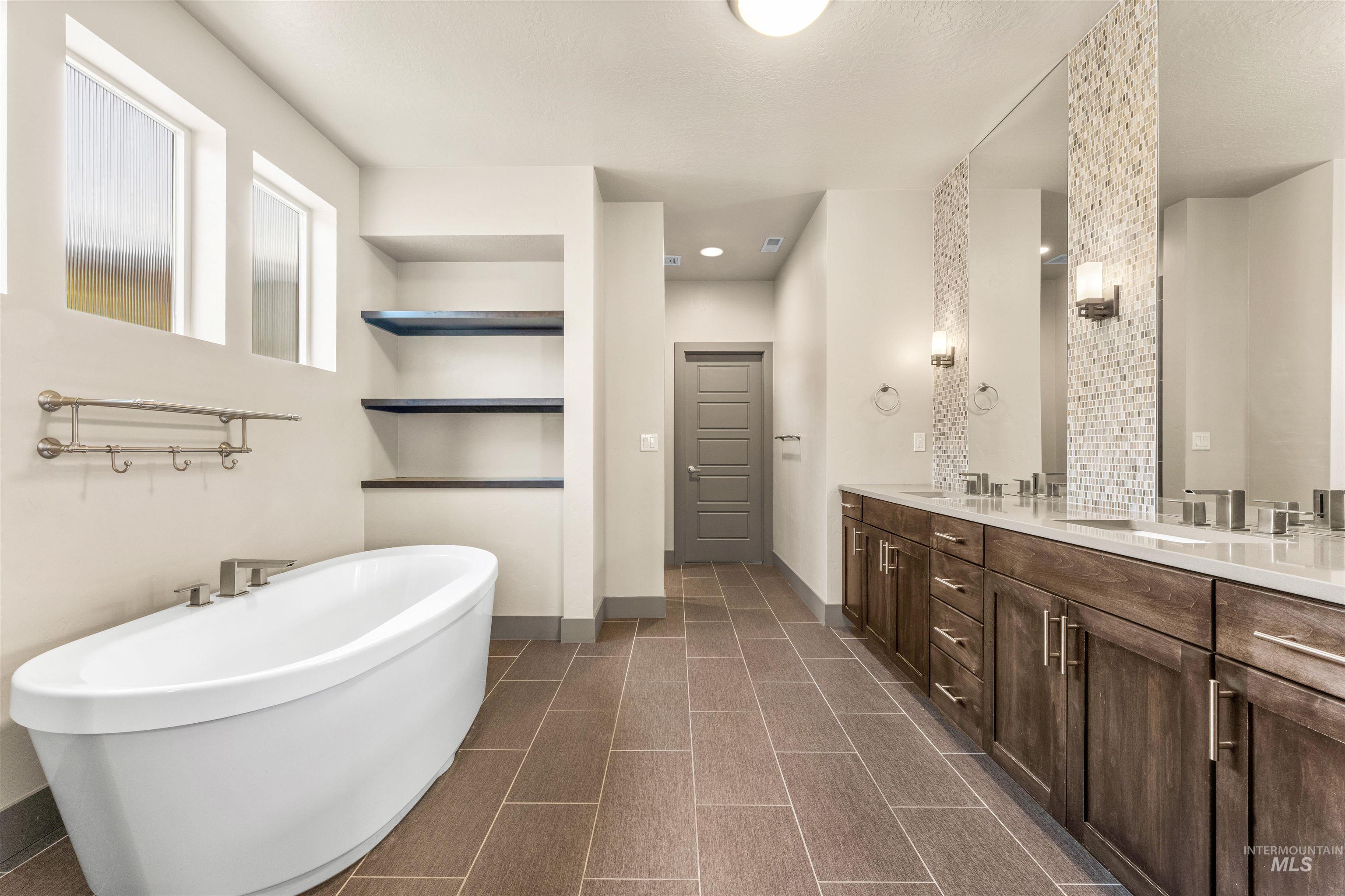 3115 S Old Hickory, Boise, Idaho 83716, 3 Bedrooms, 2.5 Bathrooms, Residential For Sale, Price $895,000,MLS 99002447