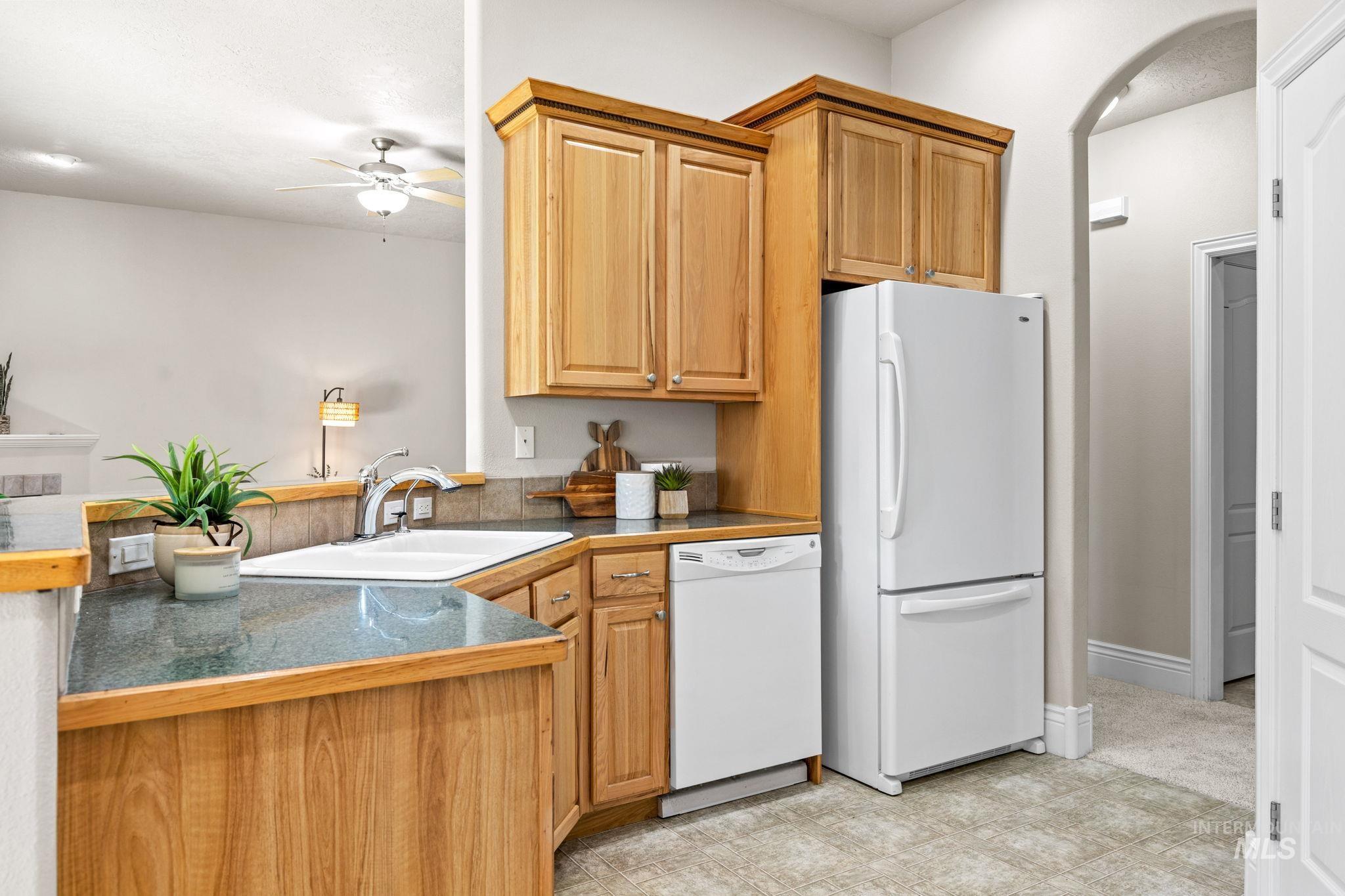 2275 E Chemise Drive, Meridian, Idaho 83646, 3 Bedrooms, 2 Bathrooms, Residential For Sale, Price $574,990,MLS 99002453