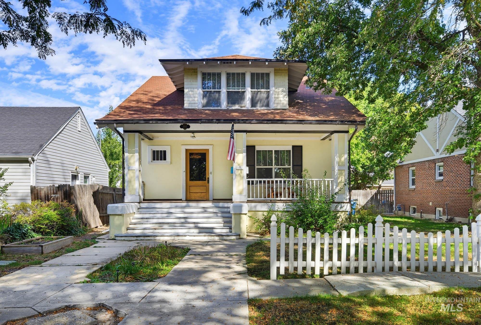 2506 W Woodlawn Ave, Boise, Idaho 83702, 2 Bedrooms, 2 Bathrooms, Residential Income For Sale, Price $999,900,MLS 99002456