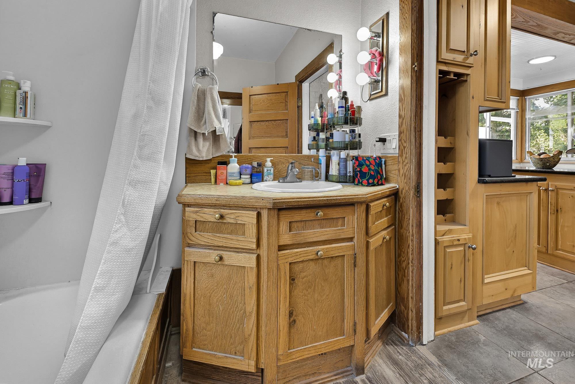2506 W Woodlawn Ave, Boise, Idaho 83702, 2 Bedrooms, 2 Bathrooms, Residential Income For Sale, Price $999,900,MLS 99002456