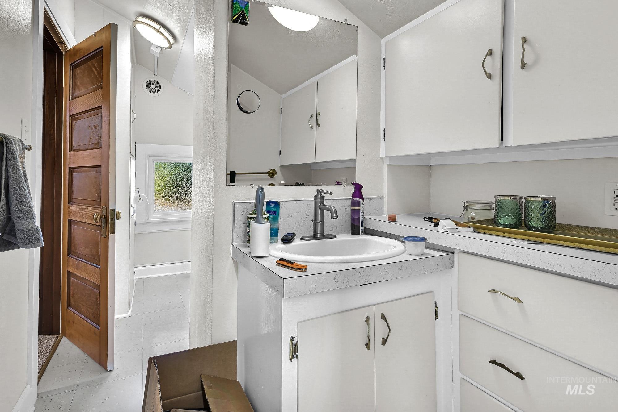 2506 W Woodlawn Ave, Boise, Idaho 83702, 2 Bedrooms, 2 Bathrooms, Residential Income For Sale, Price $999,900,MLS 99002456
