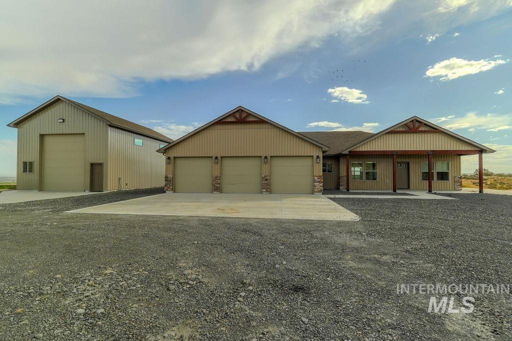 4420 N 900 E, Buhl, Idaho 83316, 3 Bedrooms, 2 Bathrooms, Residential For Sale, Price $689,900,MLS 99002458