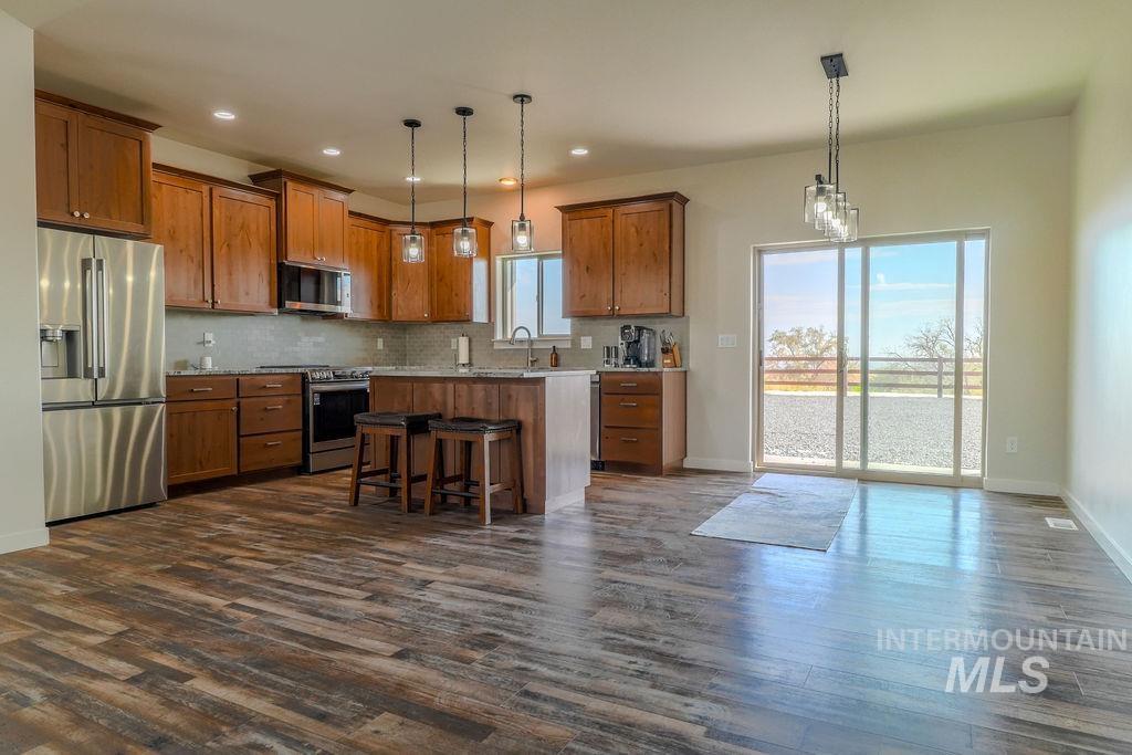 4420 N 900 E, Buhl, Idaho 83316, 3 Bedrooms, 2 Bathrooms, Residential For Sale, Price $689,900,MLS 99002458