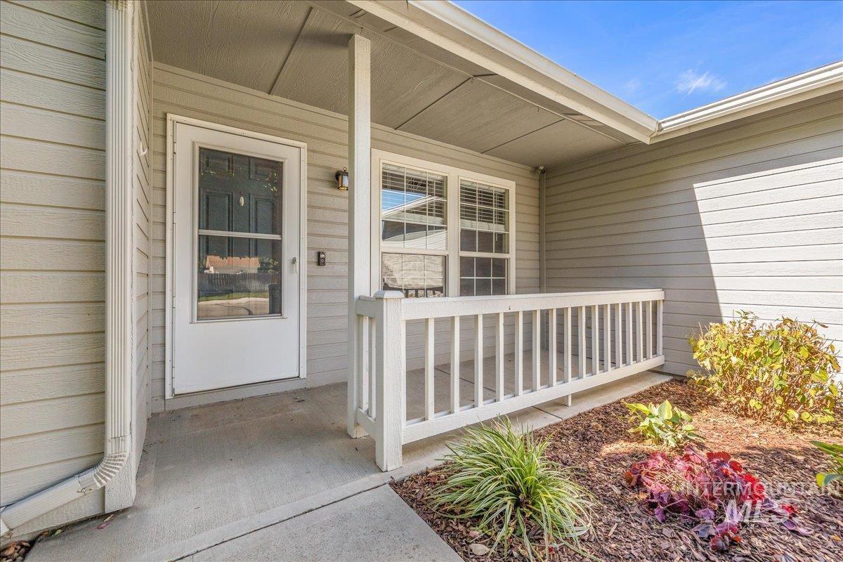 929 Pelican Way, Meridian, Idaho 83642, 3 Bedrooms, 2 Bathrooms, Residential For Sale, Price $420,000,MLS 99002462