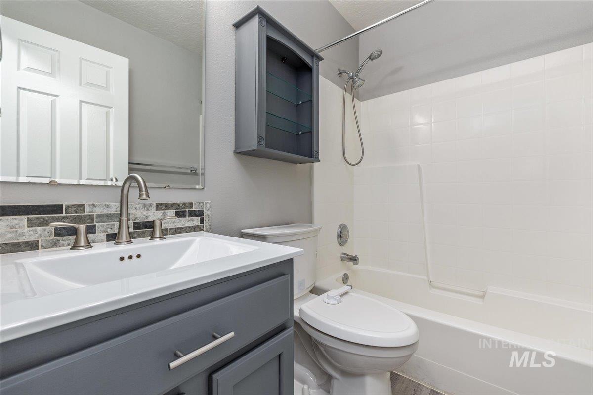 929 Pelican Way, Meridian, Idaho 83642, 3 Bedrooms, 2 Bathrooms, Residential For Sale, Price $420,000,MLS 99002462