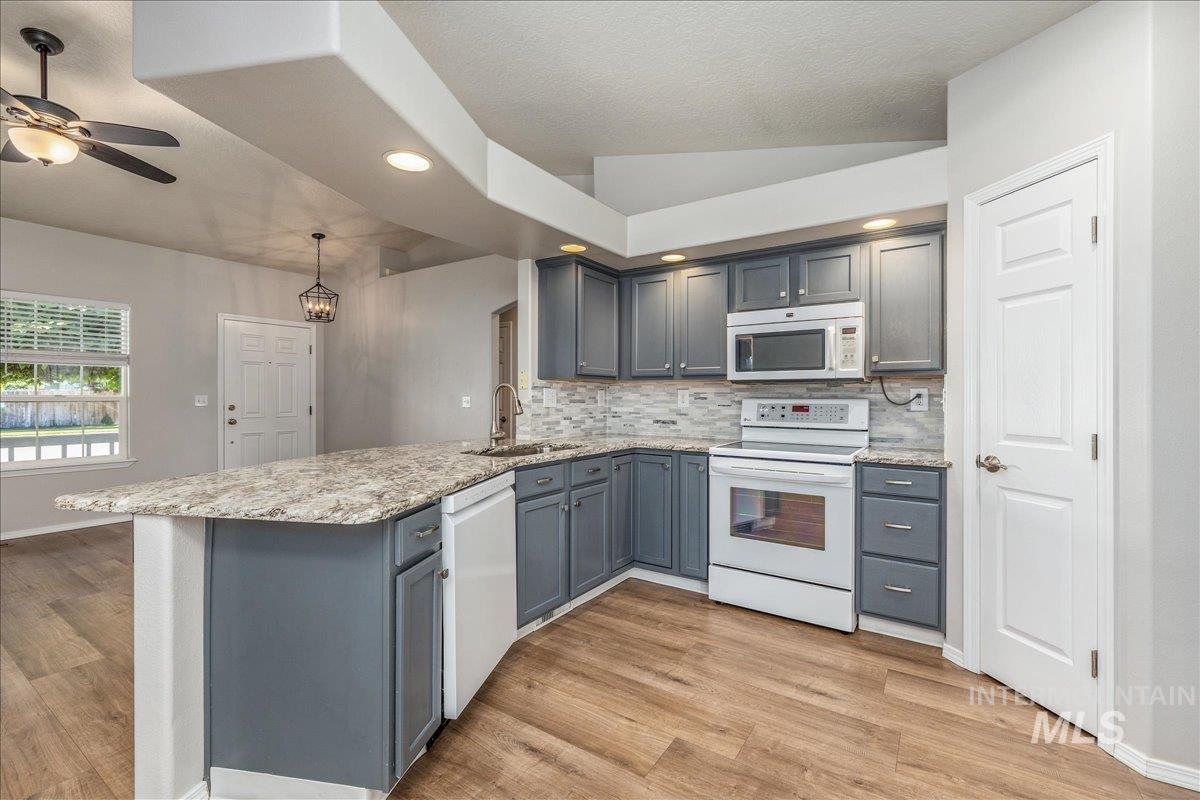 929 Pelican Way, Meridian, Idaho 83642, 3 Bedrooms, 2 Bathrooms, Residential For Sale, Price $420,000,MLS 99002462