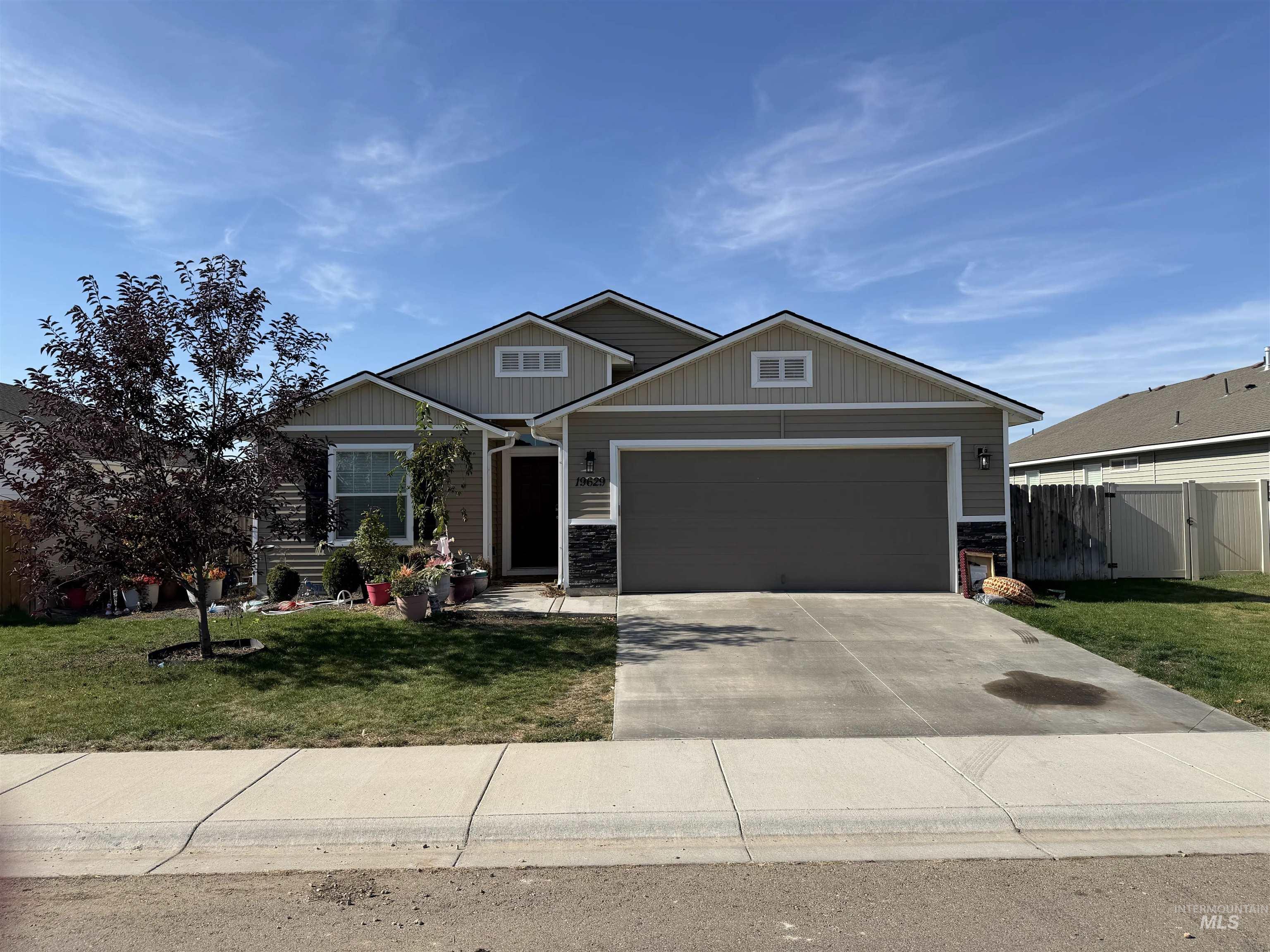 19629 Stowe Way, Caldwell, Idaho 83605, 3 Bedrooms, 2 Bathrooms, Residential For Sale, Price $399,900,MLS 99002463