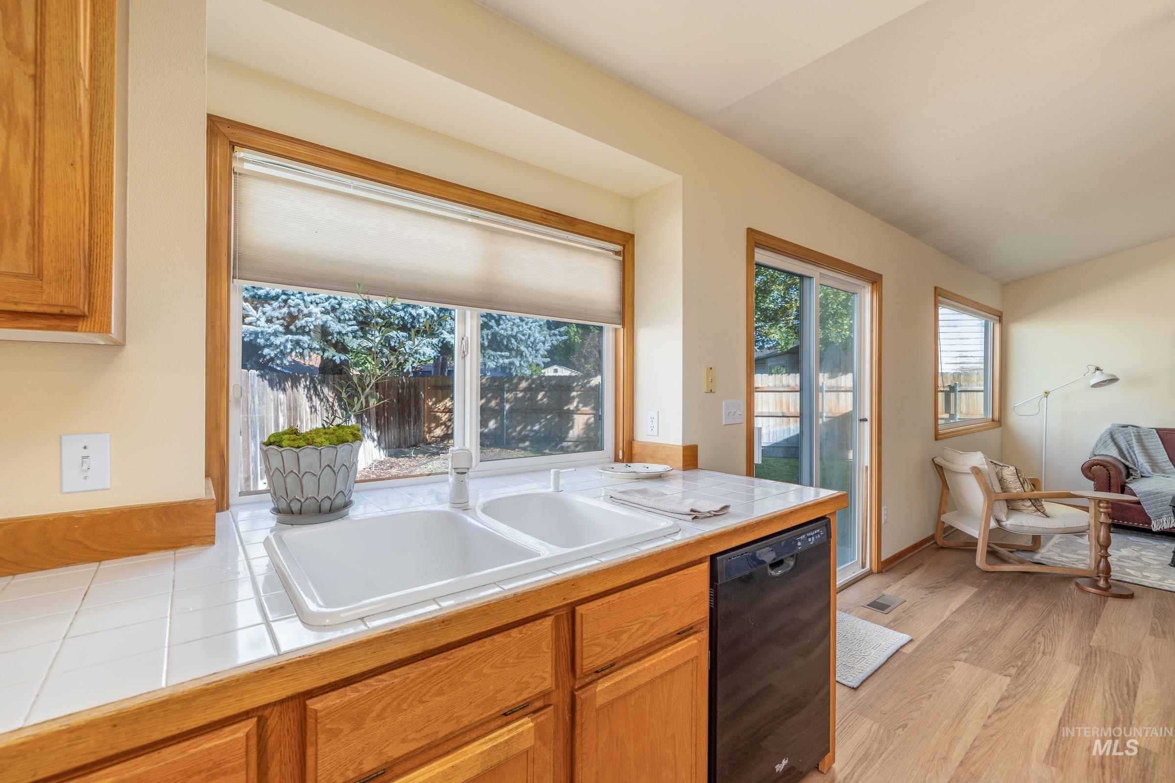 3660 E Eastgate Drive, Boise, Idaho 83716, 3 Bedrooms, 2 Bathrooms, Residential For Sale, Price $447,000,MLS 99002464
