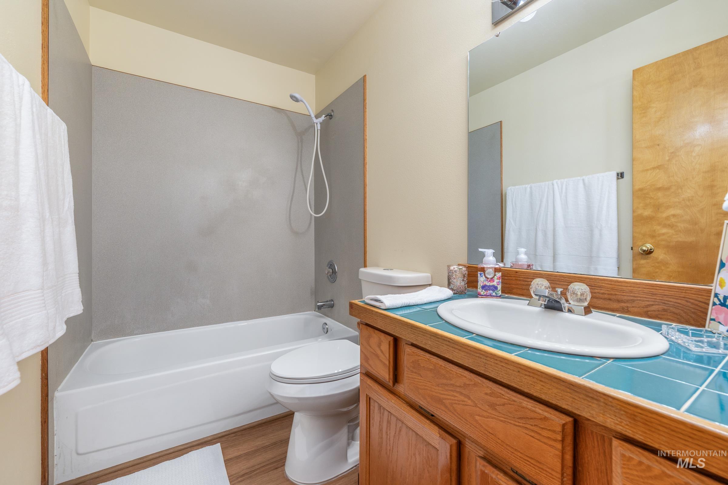 3660 E Eastgate Drive, Boise, Idaho 83716, 3 Bedrooms, 2 Bathrooms, Residential For Sale, Price $447,000,MLS 99002464