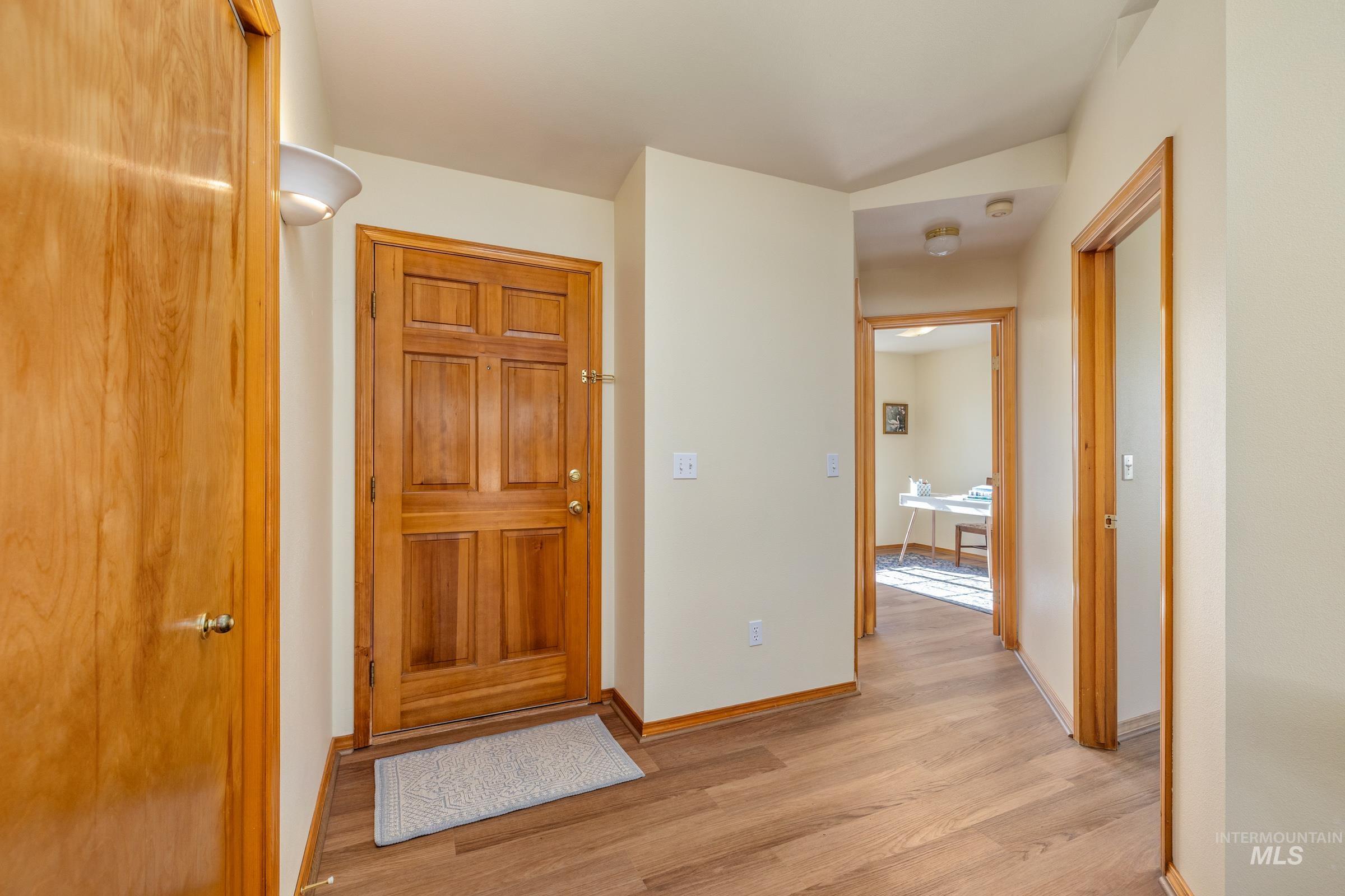 3660 E Eastgate Drive, Boise, Idaho 83716, 3 Bedrooms, 2 Bathrooms, Residential For Sale, Price $447,000,MLS 99002464
