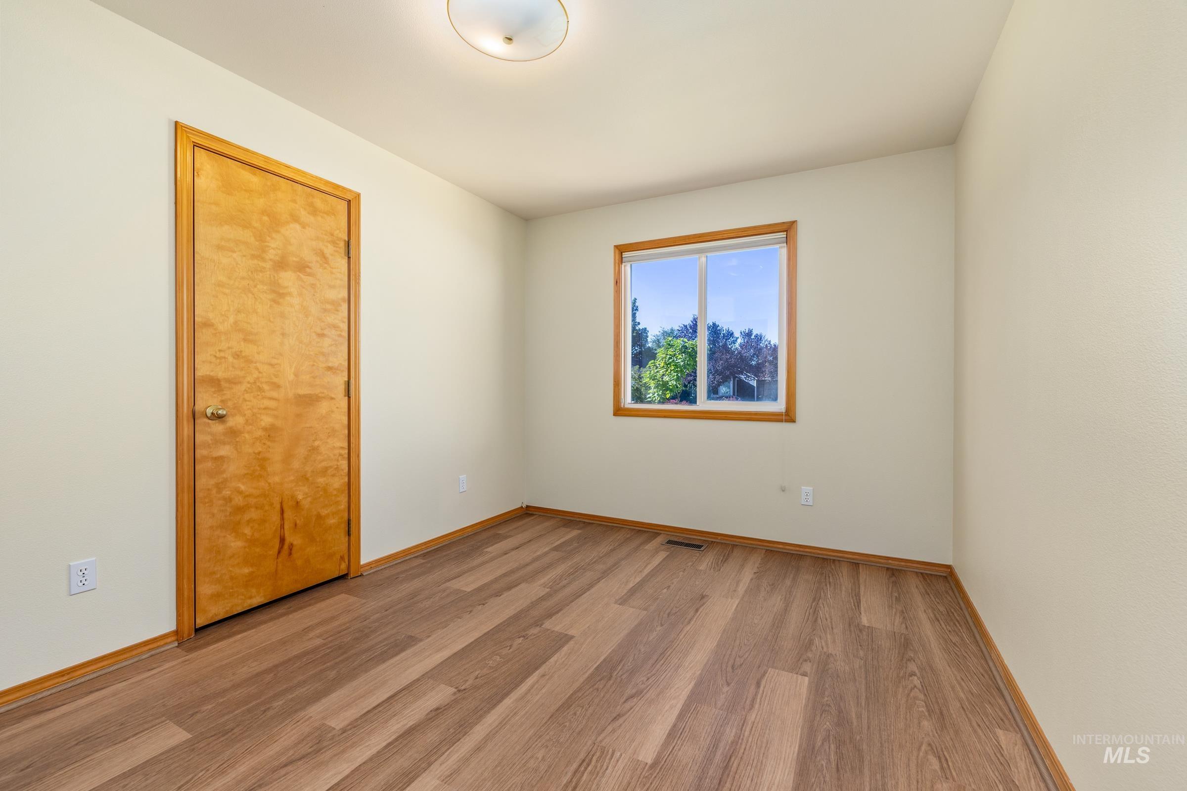 3660 E Eastgate Drive, Boise, Idaho 83716, 3 Bedrooms, 2 Bathrooms, Residential For Sale, Price $447,000,MLS 99002464