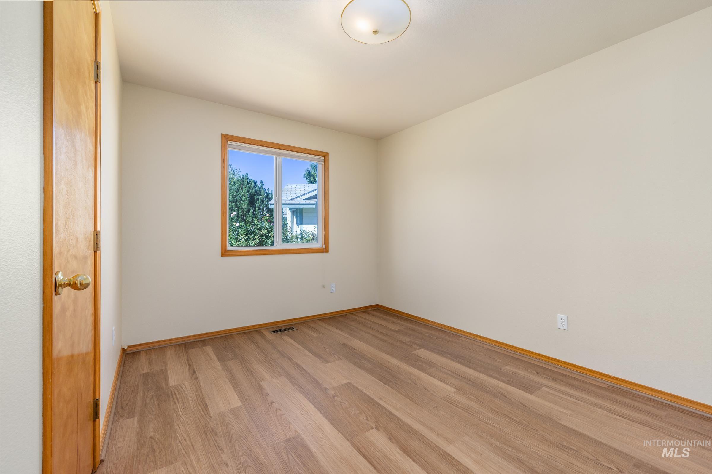 3660 E Eastgate Drive, Boise, Idaho 83716, 3 Bedrooms, 2 Bathrooms, Residential For Sale, Price $447,000,MLS 99002464