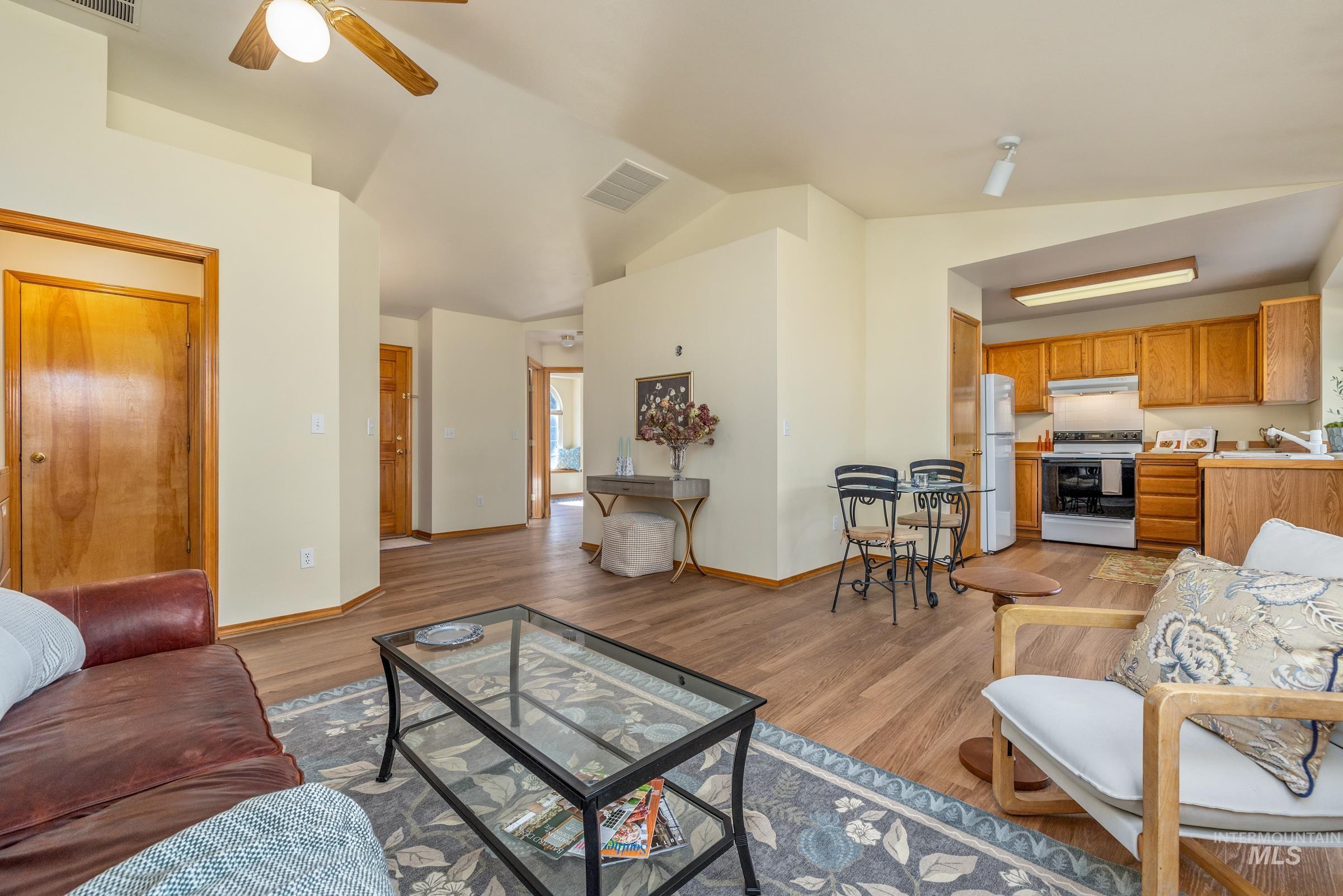 3660 E Eastgate Drive, Boise, Idaho 83716, 3 Bedrooms, 2 Bathrooms, Residential For Sale, Price $447,000,MLS 99002464