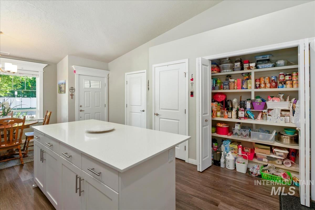 2834 E Clarene Dr, Meridian, Idaho 83646, 3 Bedrooms, 2 Bathrooms, Residential For Sale, Price $410,000, 99002466