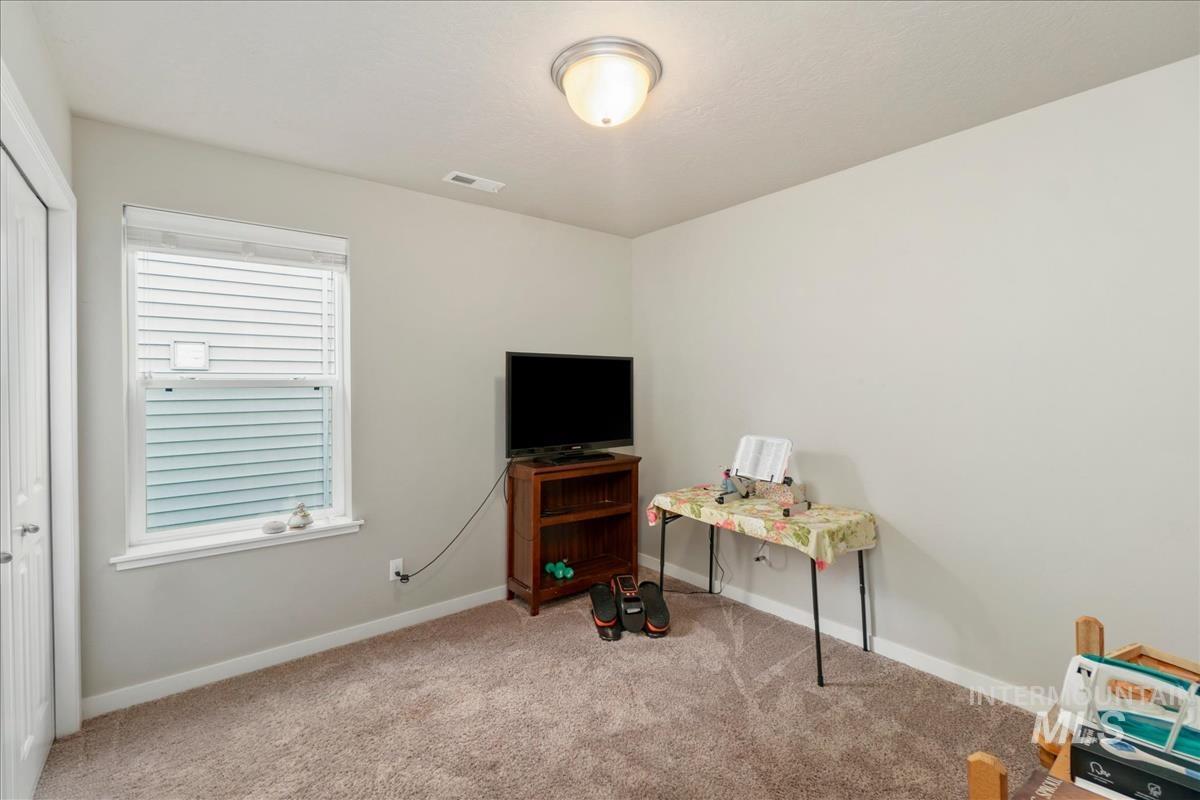 2834 E Clarene Dr, Meridian, Idaho 83646, 3 Bedrooms, 2 Bathrooms, Residential For Sale, Price $410,000, 99002466
