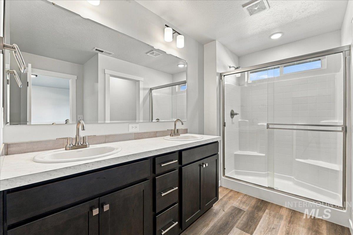 2909 N Mountain Lake Ave, Star, Idaho 83669, 4 Bedrooms, 2 Bathrooms, Residential For Sale, Price $459,900, 99002467