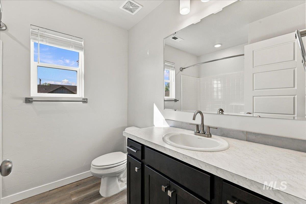 2909 N Mountain Lake Ave, Star, Idaho 83669, 4 Bedrooms, 2 Bathrooms, Residential For Sale, Price $459,900, 99002467