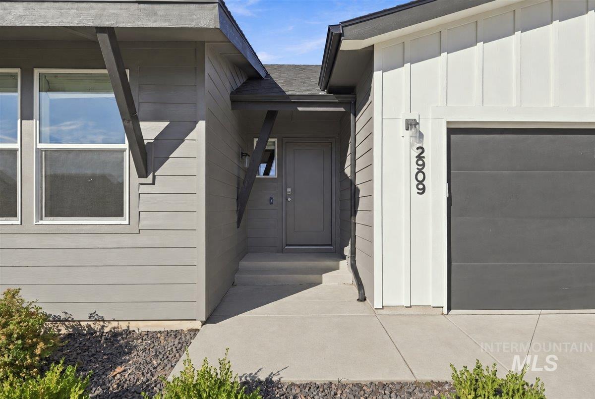 2909 N Mountain Lake Ave, Star, Idaho 83669, 4 Bedrooms, 2 Bathrooms, Residential For Sale, Price $459,900, 99002467