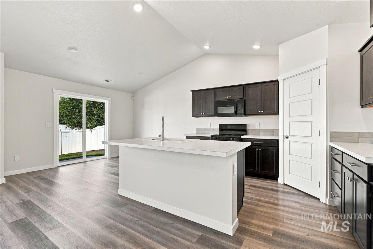 2909 N Mountain Lake Ave, Star, Idaho 83669, 4 Bedrooms, 2 Bathrooms, Residential For Sale, Price $459,900, 99002467