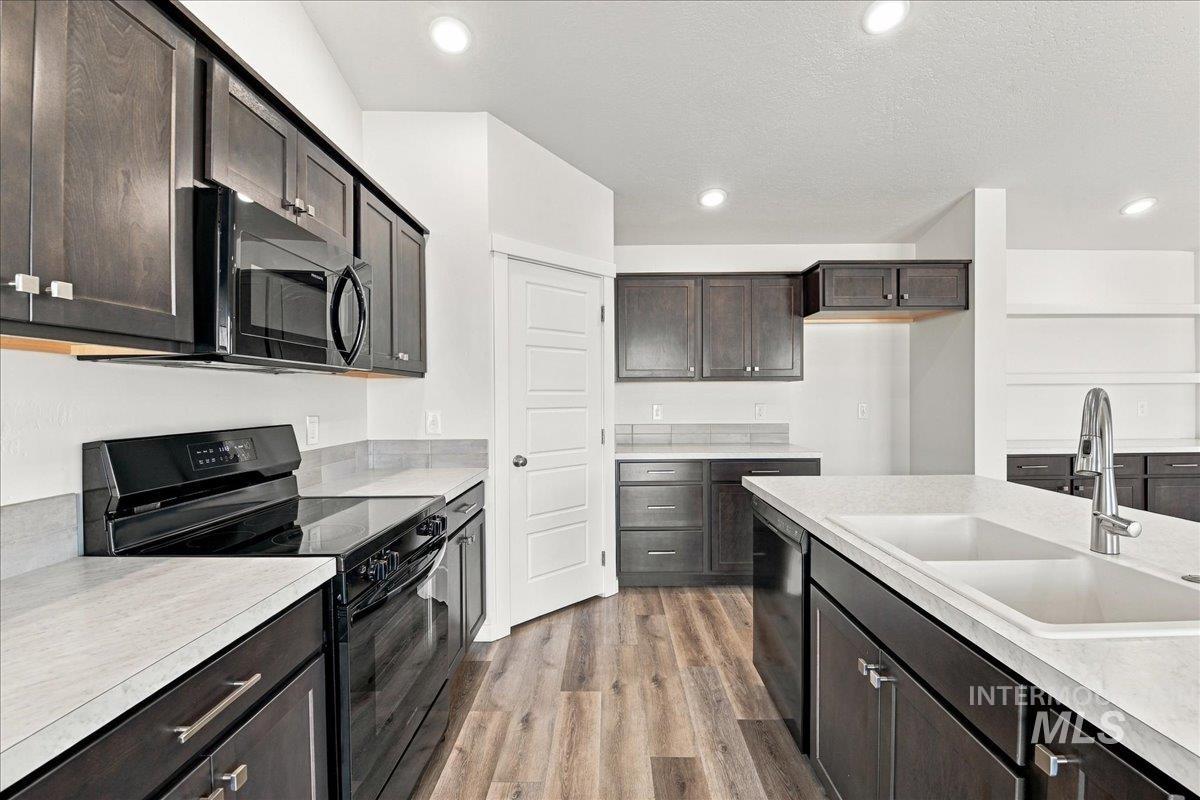 2909 N Mountain Lake Ave, Star, Idaho 83669, 4 Bedrooms, 2 Bathrooms, Residential For Sale, Price $459,900, 99002467