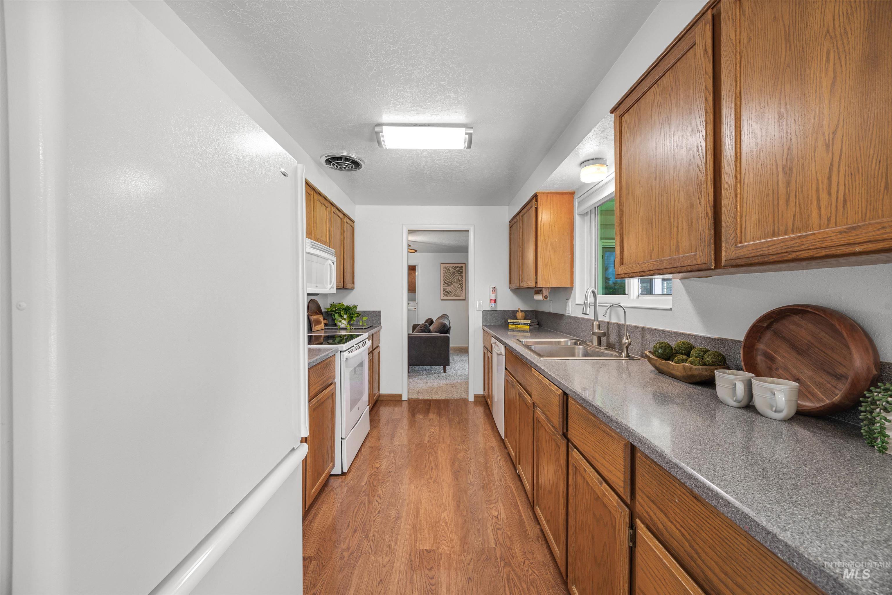 2467 S Essex, Boise, Idaho 83709, 3 Bedrooms, 2.5 Bathrooms, Residential For Sale, Price $579,000, 99002468