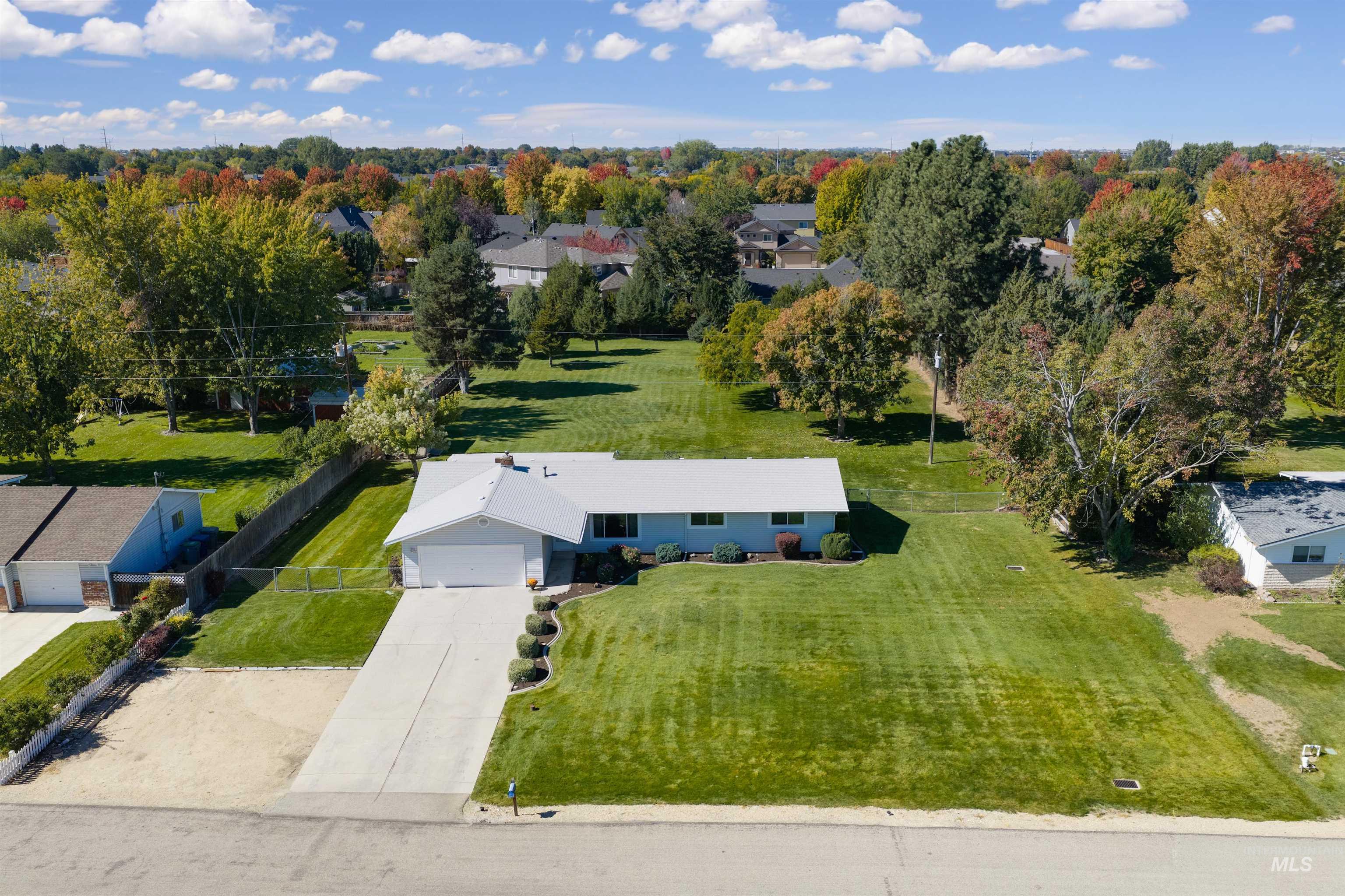 2467 S Essex, Boise, Idaho 83709, 3 Bedrooms, 2.5 Bathrooms, Residential For Sale, Price $579,000, 99002468