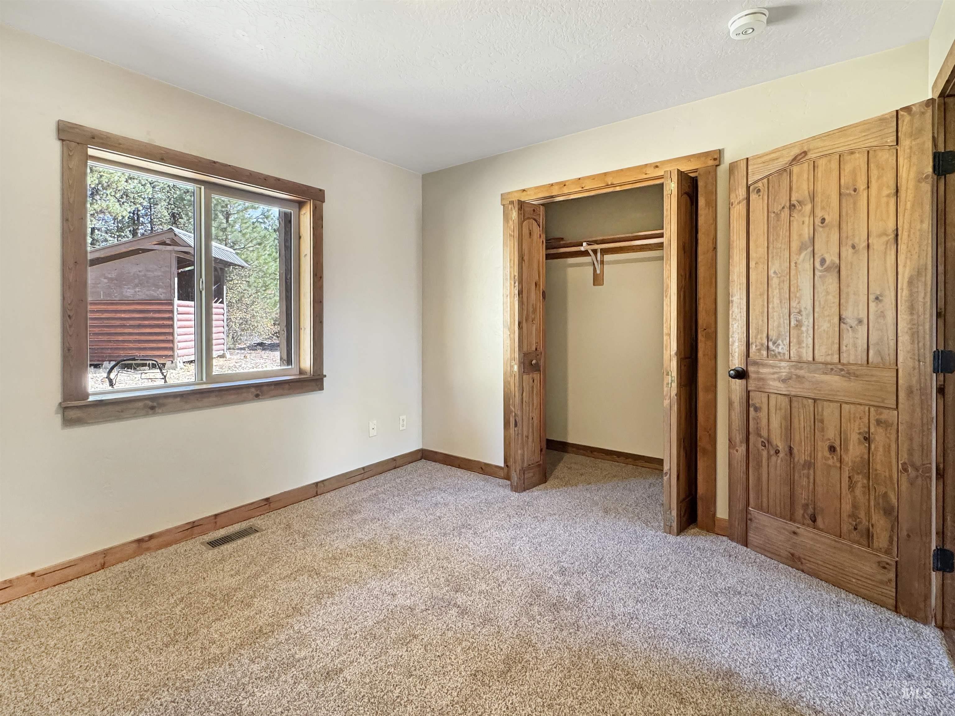 19 Lantern Way, Idaho City, Idaho 83631, 3 Bedrooms, 2 Bathrooms, Residential For Sale, Price $699,900, 99002469