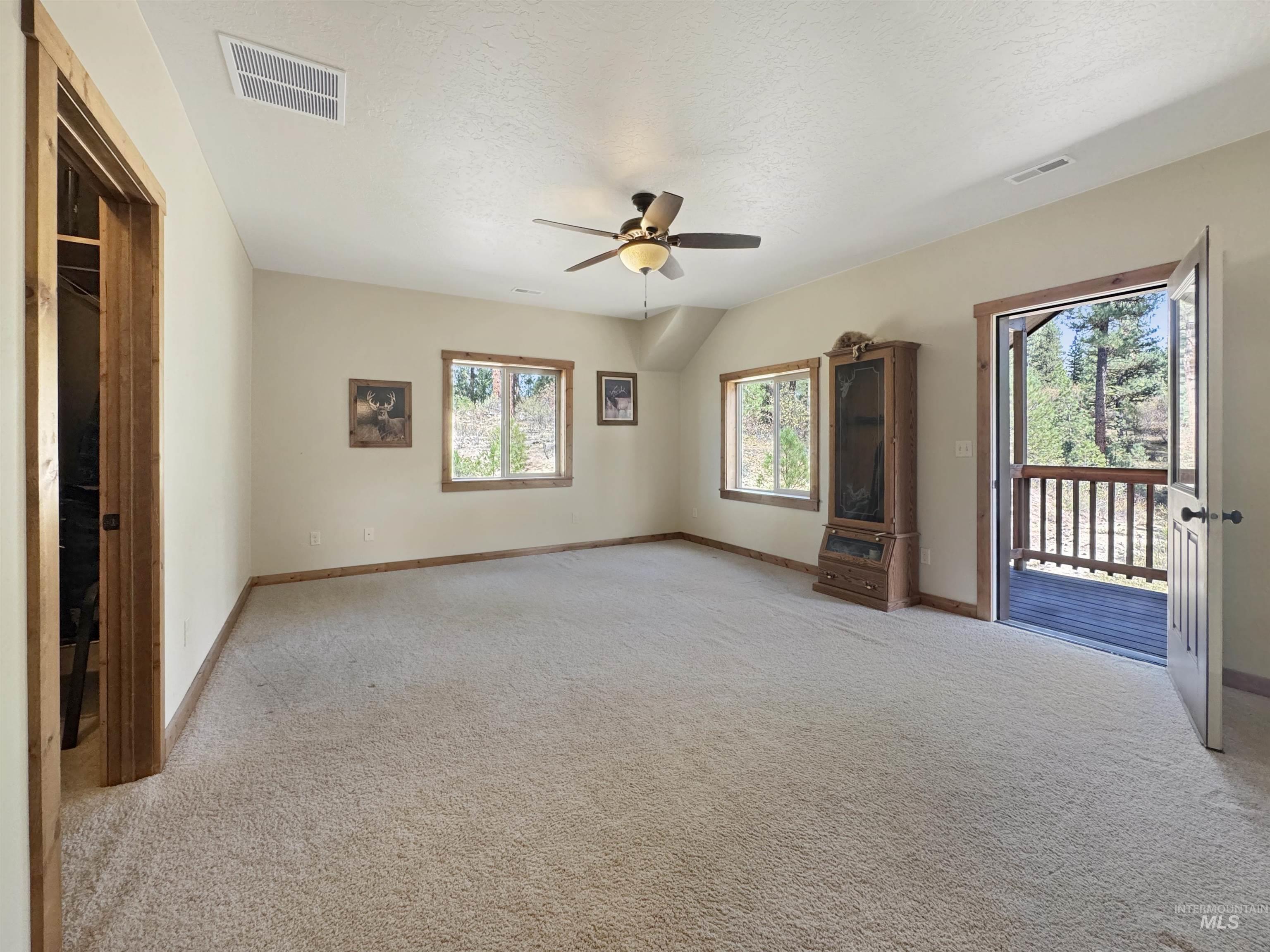 19 Lantern Way, Idaho City, Idaho 83631, 3 Bedrooms, 2 Bathrooms, Residential For Sale, Price $699,900, 99002469