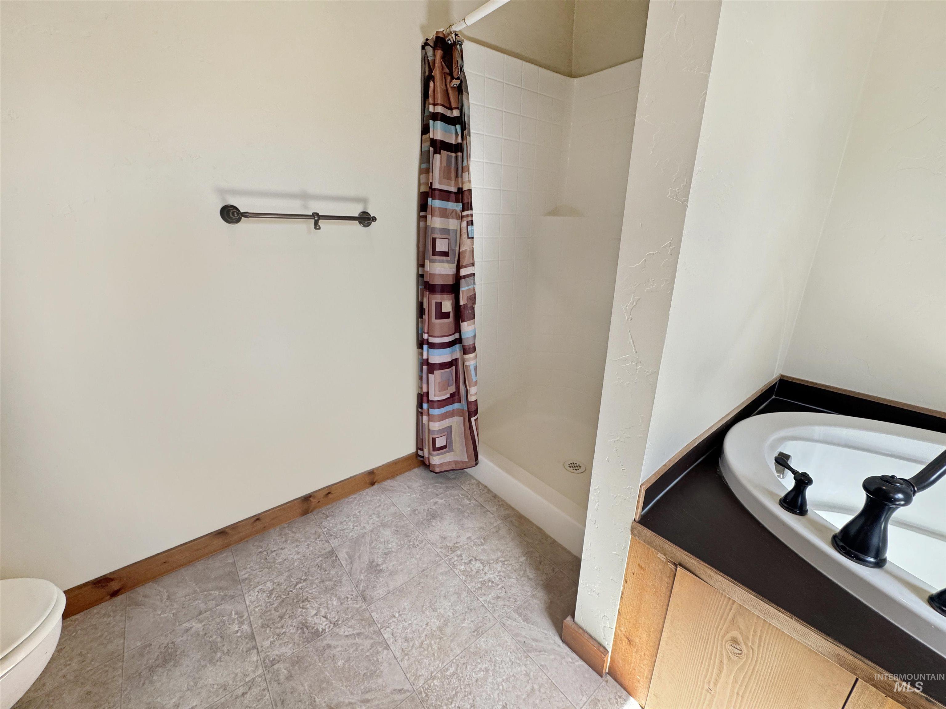 19 Lantern Way, Idaho City, Idaho 83631, 3 Bedrooms, 2 Bathrooms, Residential For Sale, Price $699,900, 99002469