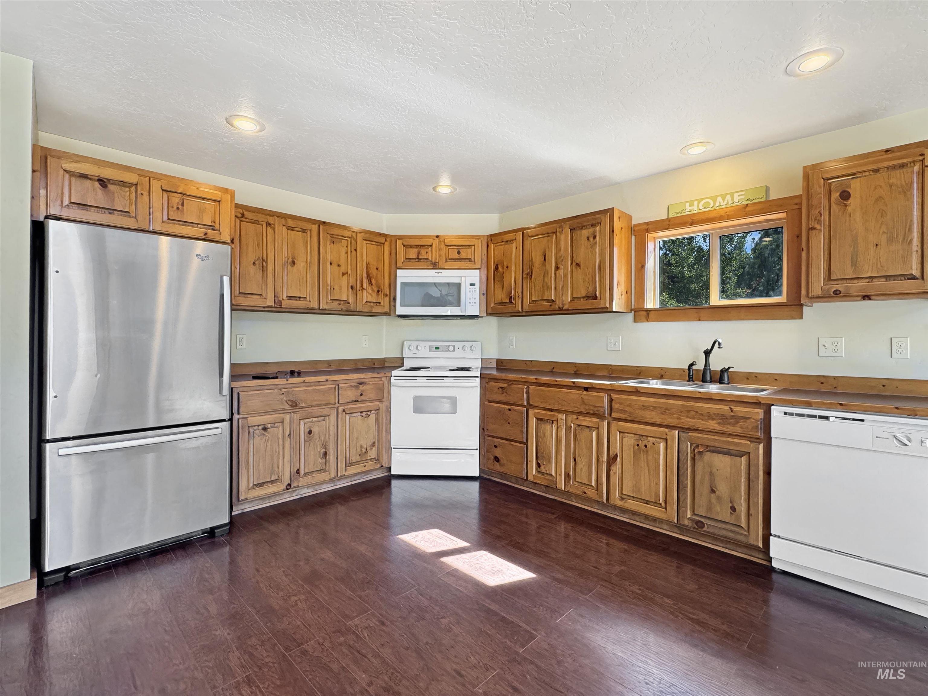 19 Lantern Way, Idaho City, Idaho 83631, 3 Bedrooms, 2 Bathrooms, Residential For Sale, Price $699,900, 99002469