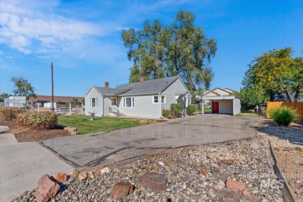 516 E Hawaii Ave, Nampa, Idaho 83686, 3 Bedrooms, 1 Bathroom, Residential For Sale, Price $375,000, 99002472