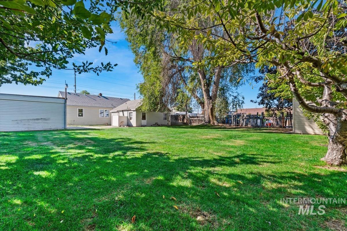 516 E Hawaii Ave, Nampa, Idaho 83686, 3 Bedrooms, 1 Bathroom, Residential For Sale, Price $375,000, 99002472