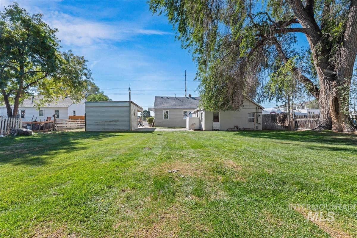 516 E Hawaii Ave, Nampa, Idaho 83686, 3 Bedrooms, 1 Bathroom, Residential For Sale, Price $375,000, 99002472