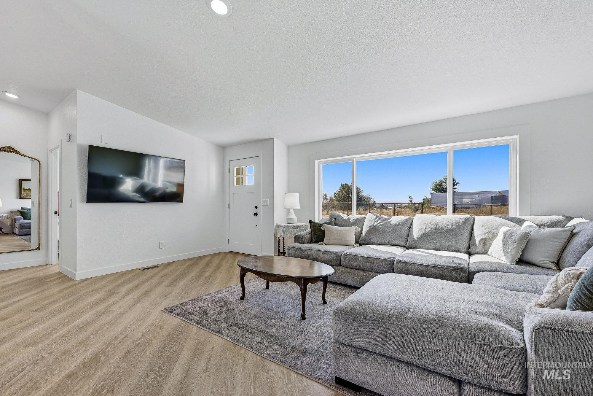 32300 Nichol Ln., Parma, Idaho 83660, 3 Bedrooms, 2 Bathrooms, Residential For Sale, Price $569,900, 99002476