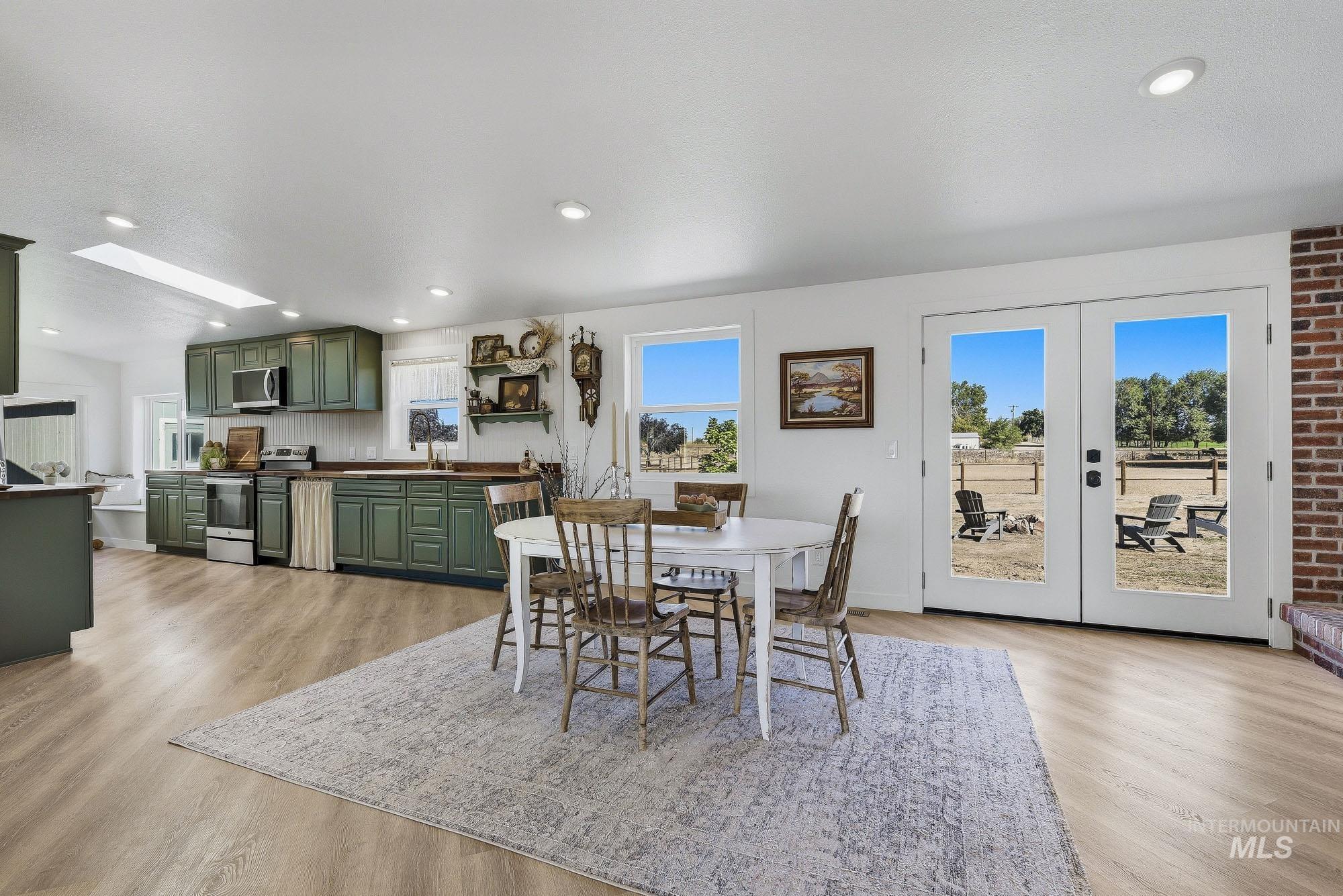 32300 Nichol Ln., Parma, Idaho 83660, 3 Bedrooms, 2 Bathrooms, Residential For Sale, Price $569,900, 99002476