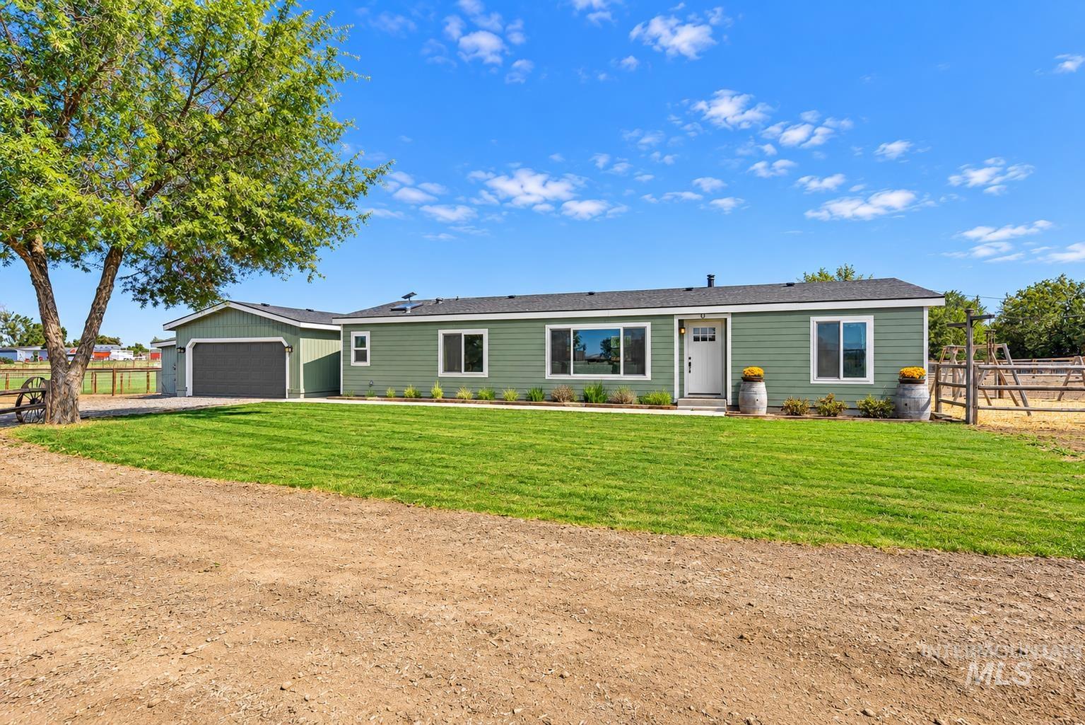 32300 Nichol Ln., Parma, Idaho 83660, 3 Bedrooms, 2 Bathrooms, Residential For Sale, Price $569,900, 99002476