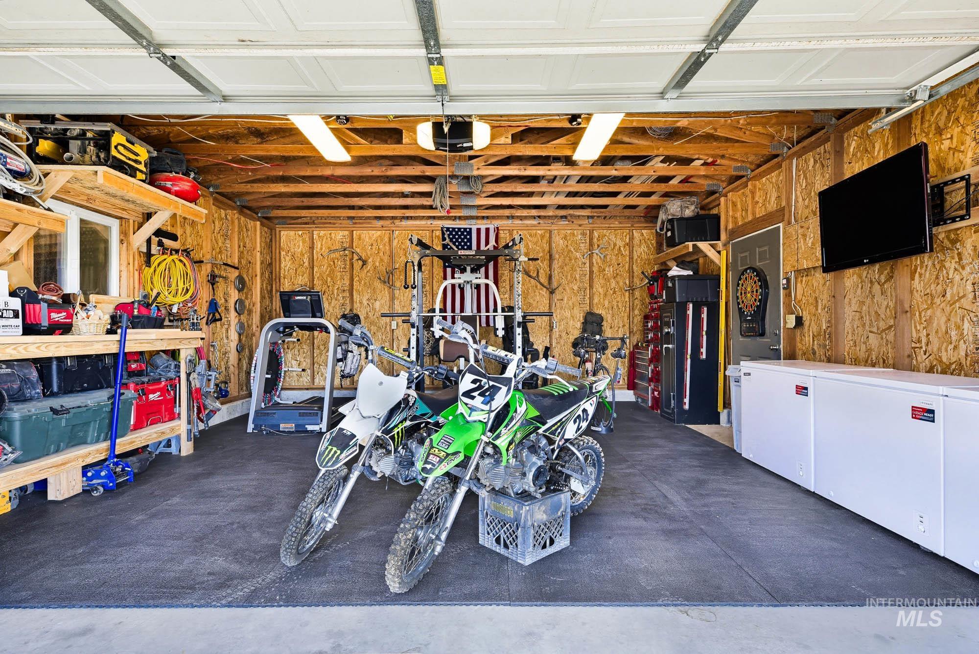 32300 Nichol Ln., Parma, Idaho 83660, 3 Bedrooms, 2 Bathrooms, Residential For Sale, Price $569,900, 99002476
