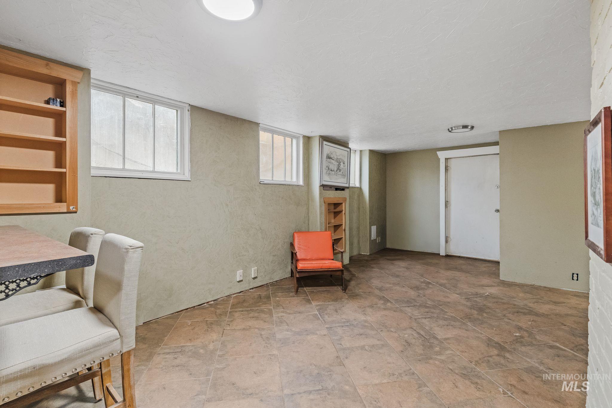 710 12th Street, Clarkston, Washington 99403, 4 Bedrooms, 2 Bathrooms, Residential For Sale, Price $325,000, 99002477