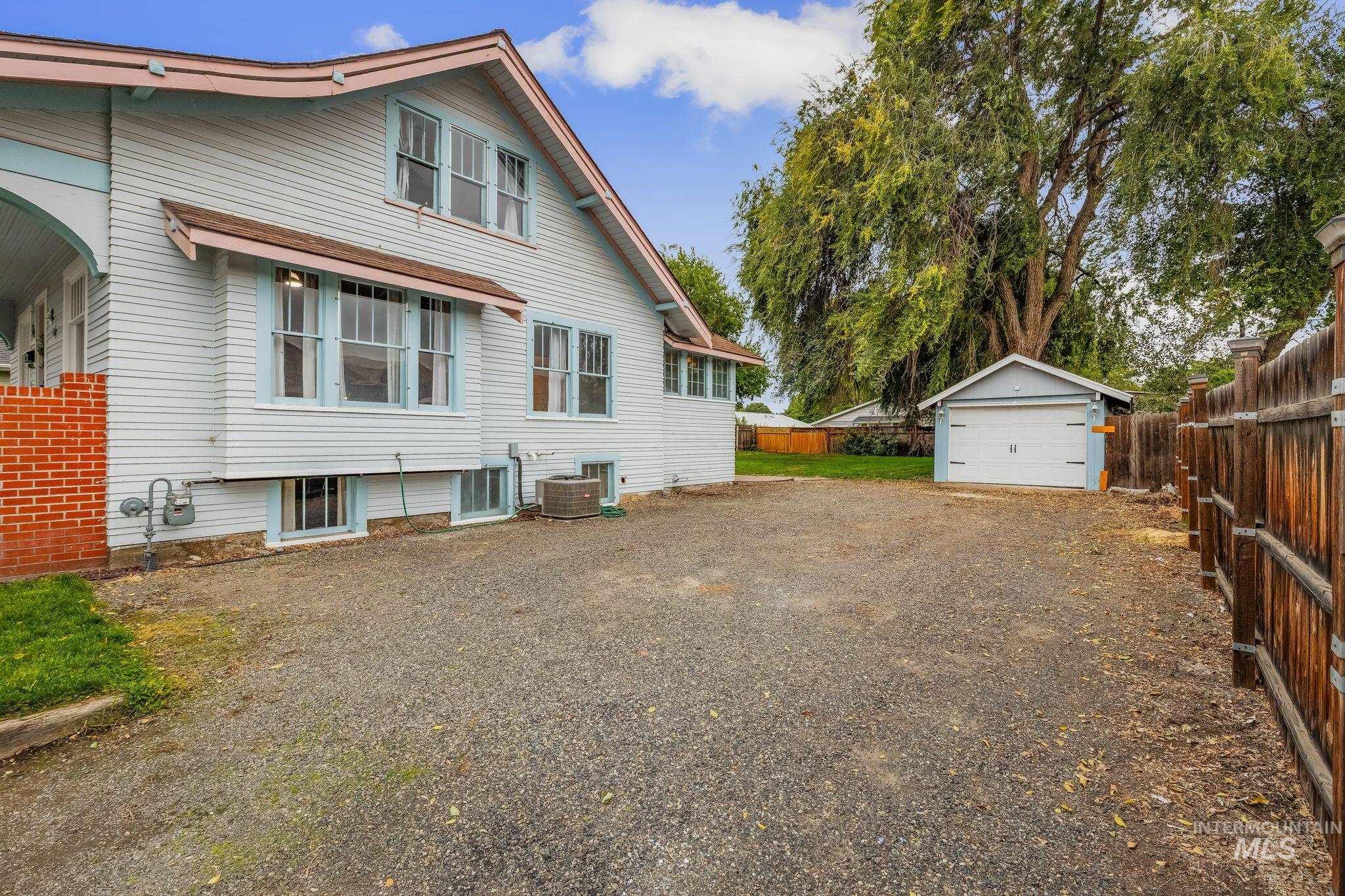 710 12th Street, Clarkston, Washington 99403, 4 Bedrooms, 2 Bathrooms, Residential For Sale, Price $325,000, 99002477